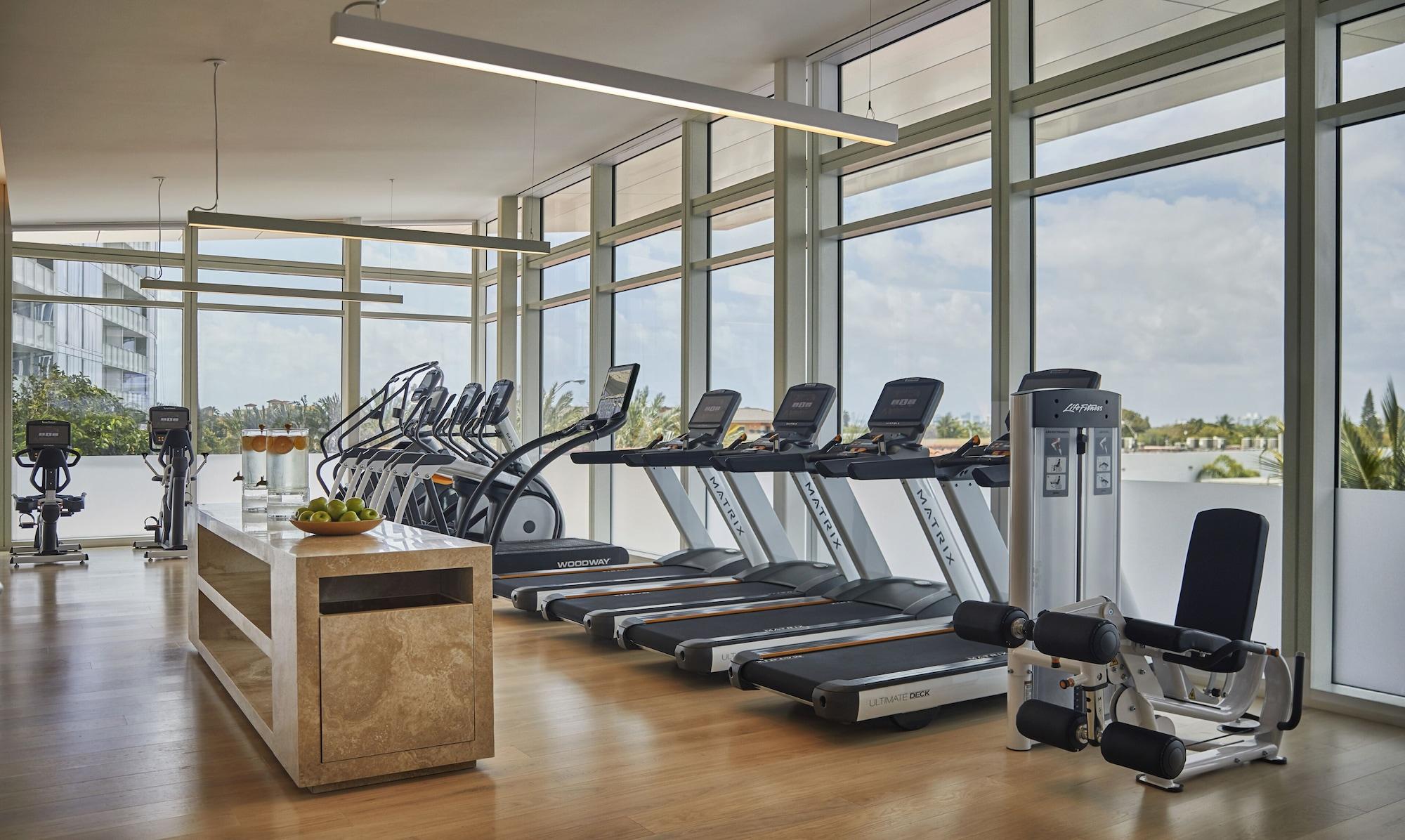 Gimnasio Four Seasons Hotel at The Surf Club