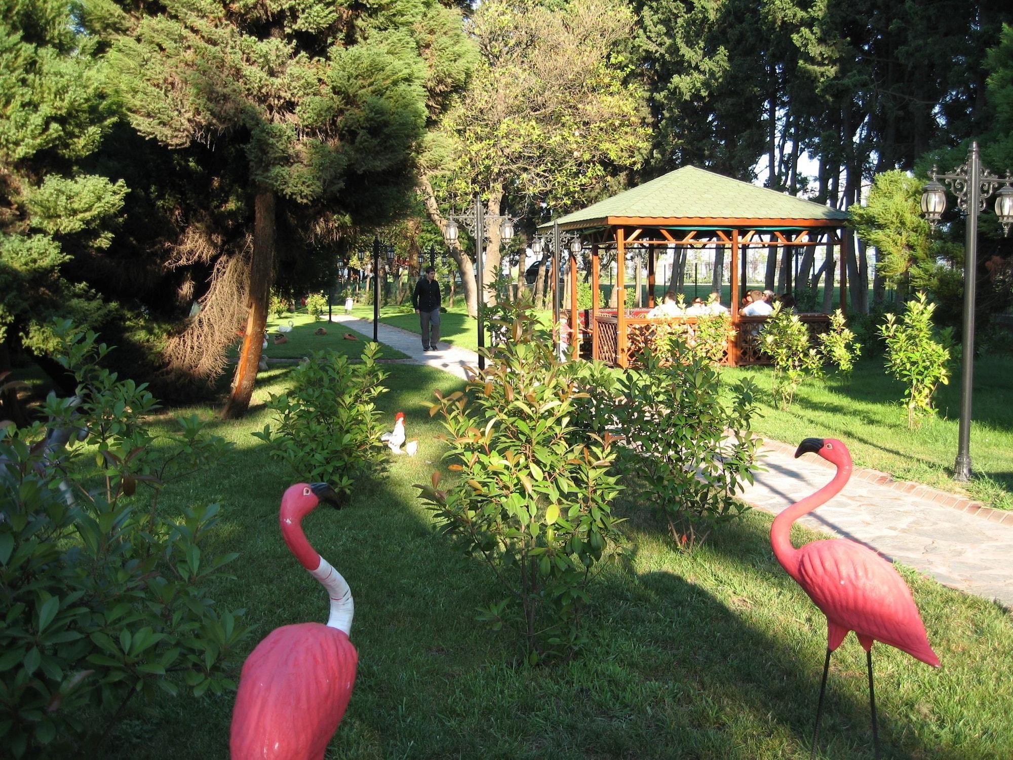 Varios SekaPark Hotel