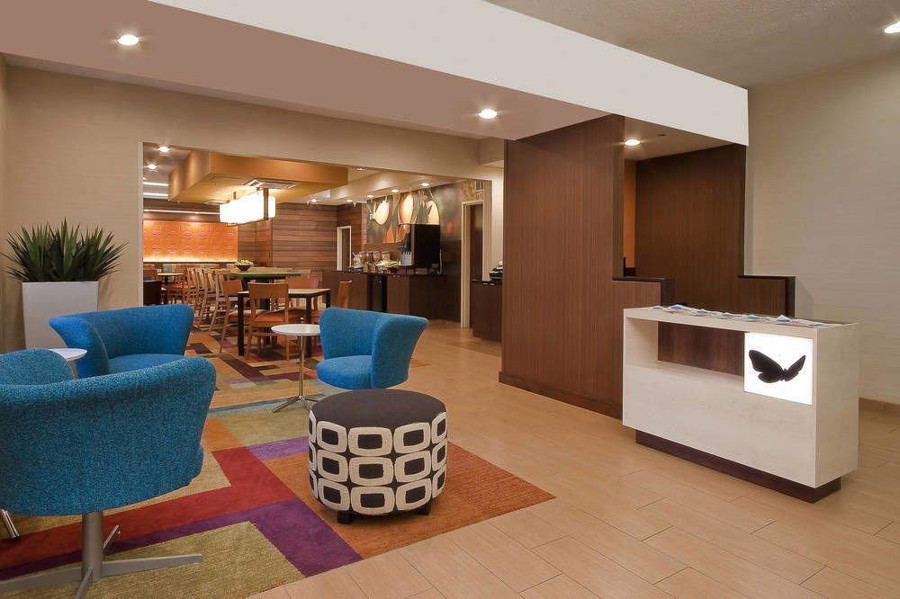Vista Lobby Fairfield Inn by Marriott Philadelphia Airport