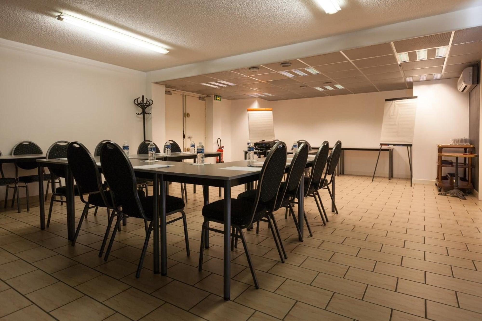 Sala de Reuniones Logis Hôtel, Le relais de Sassenage