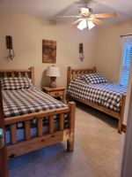 Alquiler Vacacional - Lucky Charlie Lodge 3 Bedroom Home by RedAwning