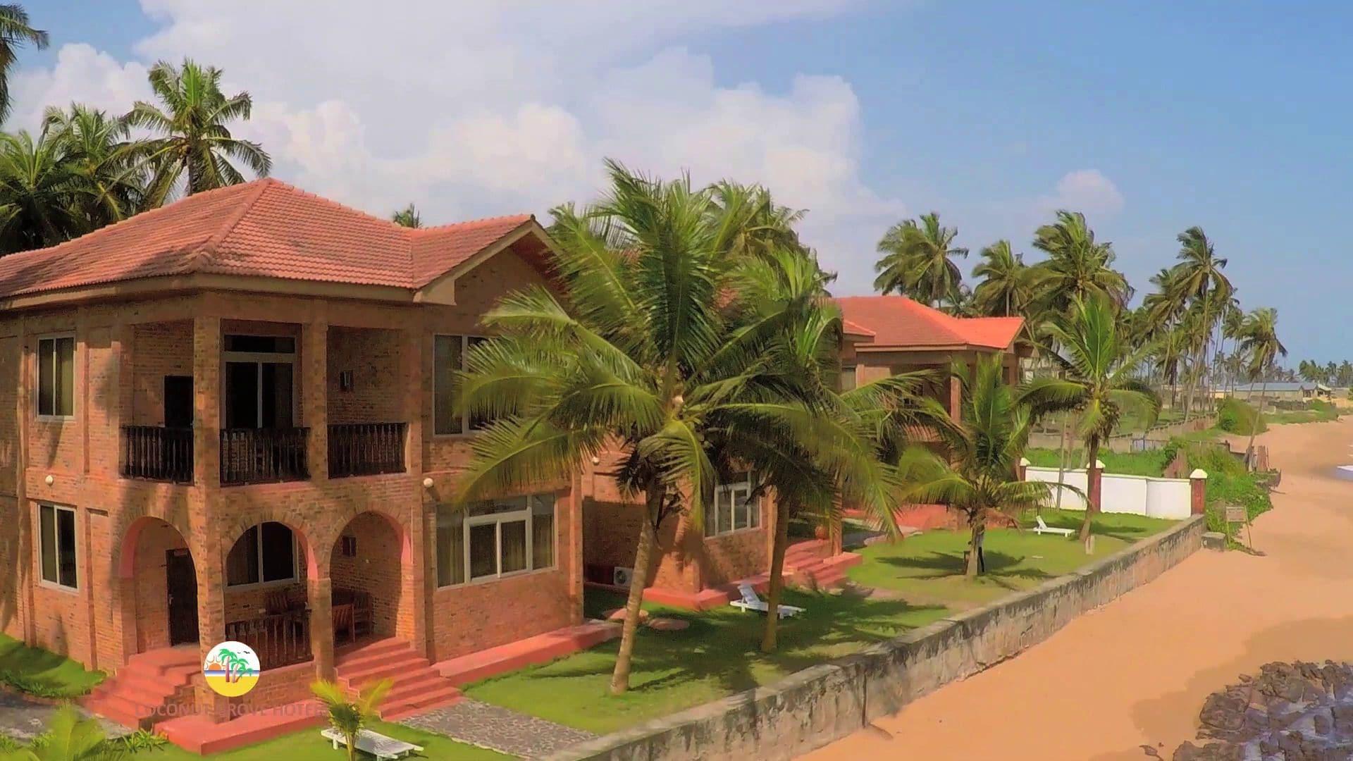 Vista Exterior Coconut Grove Beach Resort