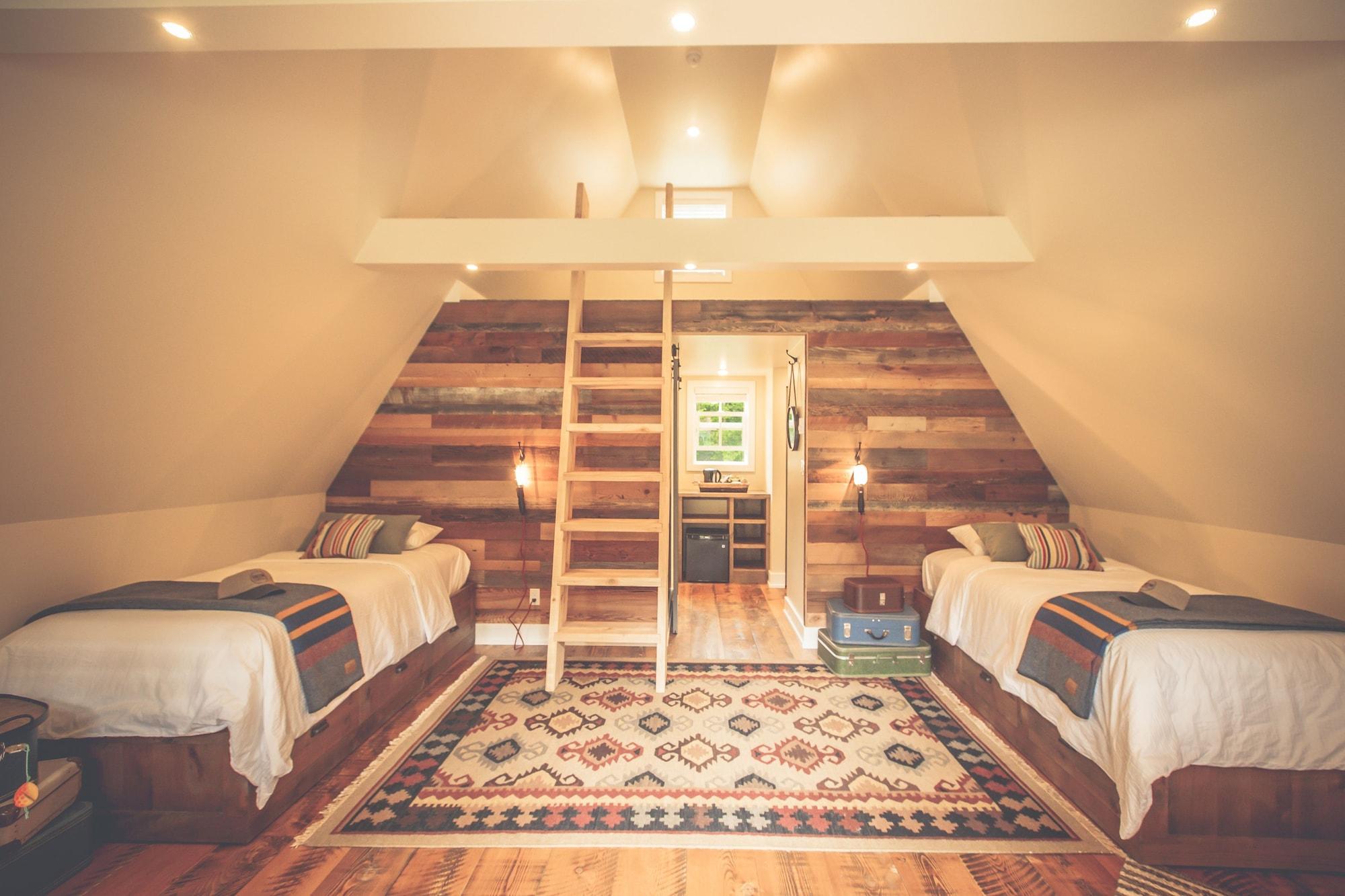 Varios Skeena Spey Riverside Wilderness & Lodge