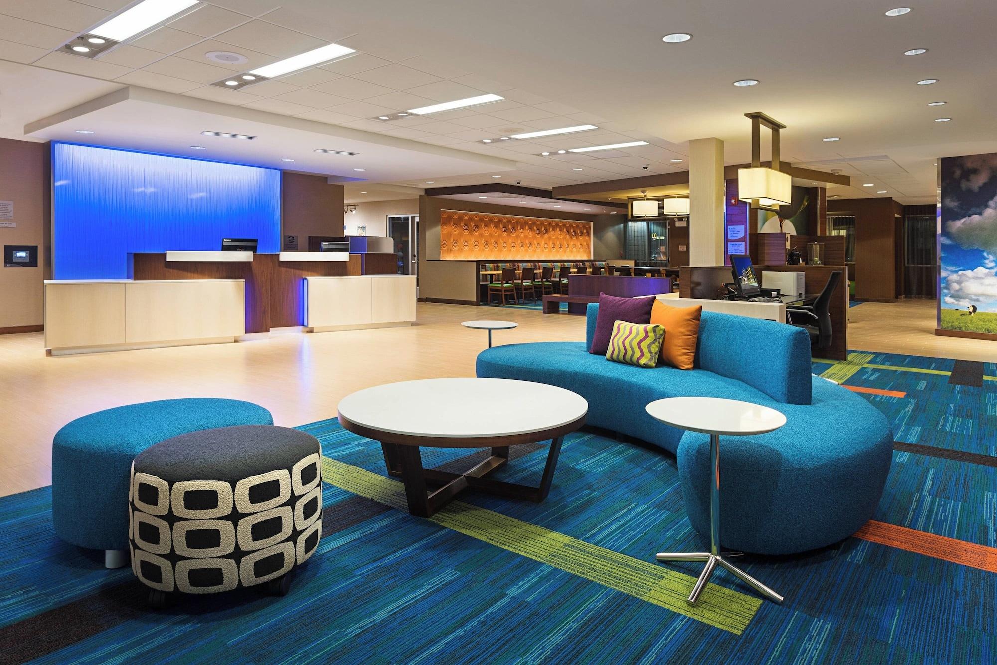 Vista Lobby Fairfield Inn and Suites by Marriott Belle Vernon