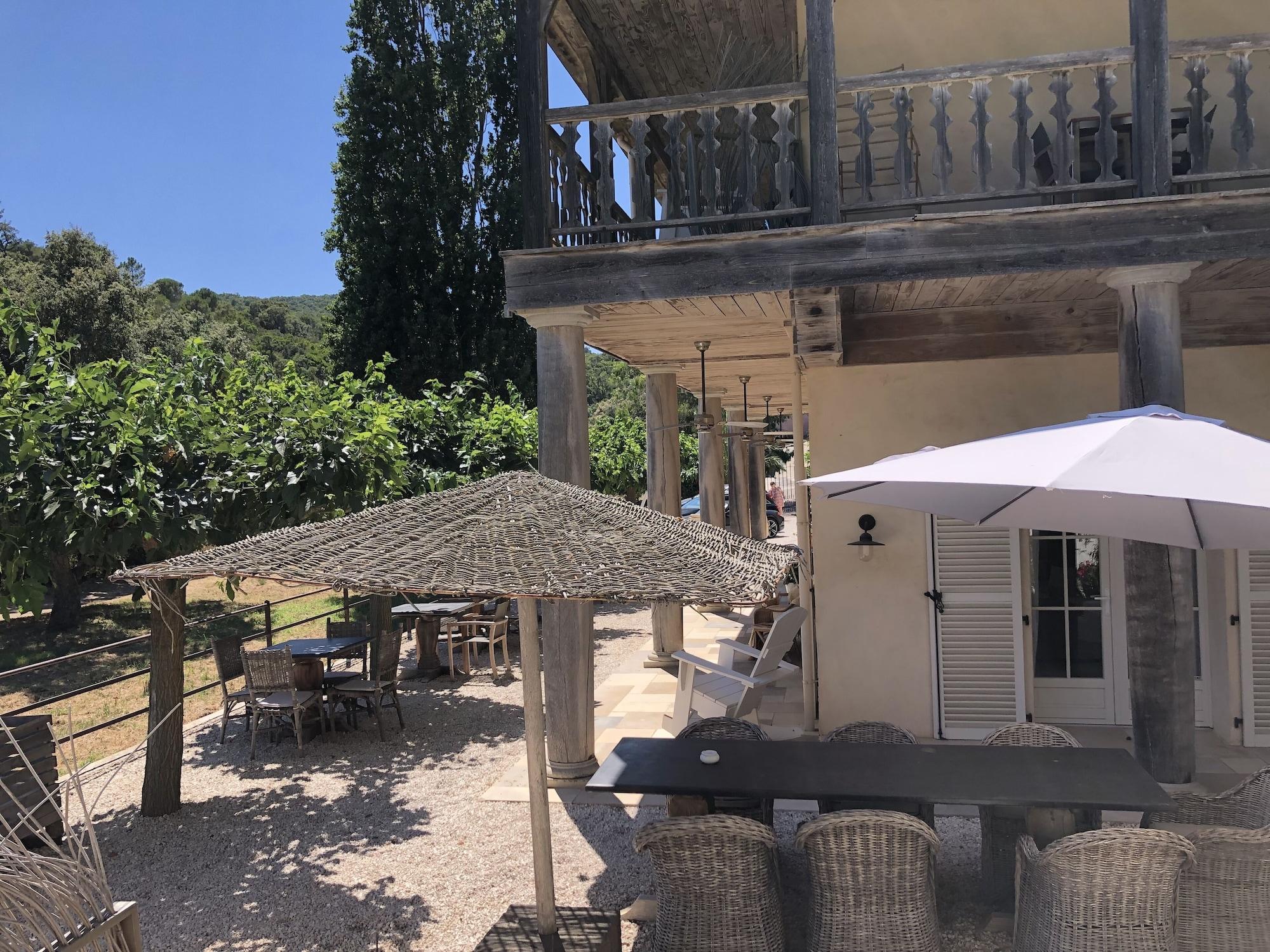 Vista Exterior Le clos des sept palmiers