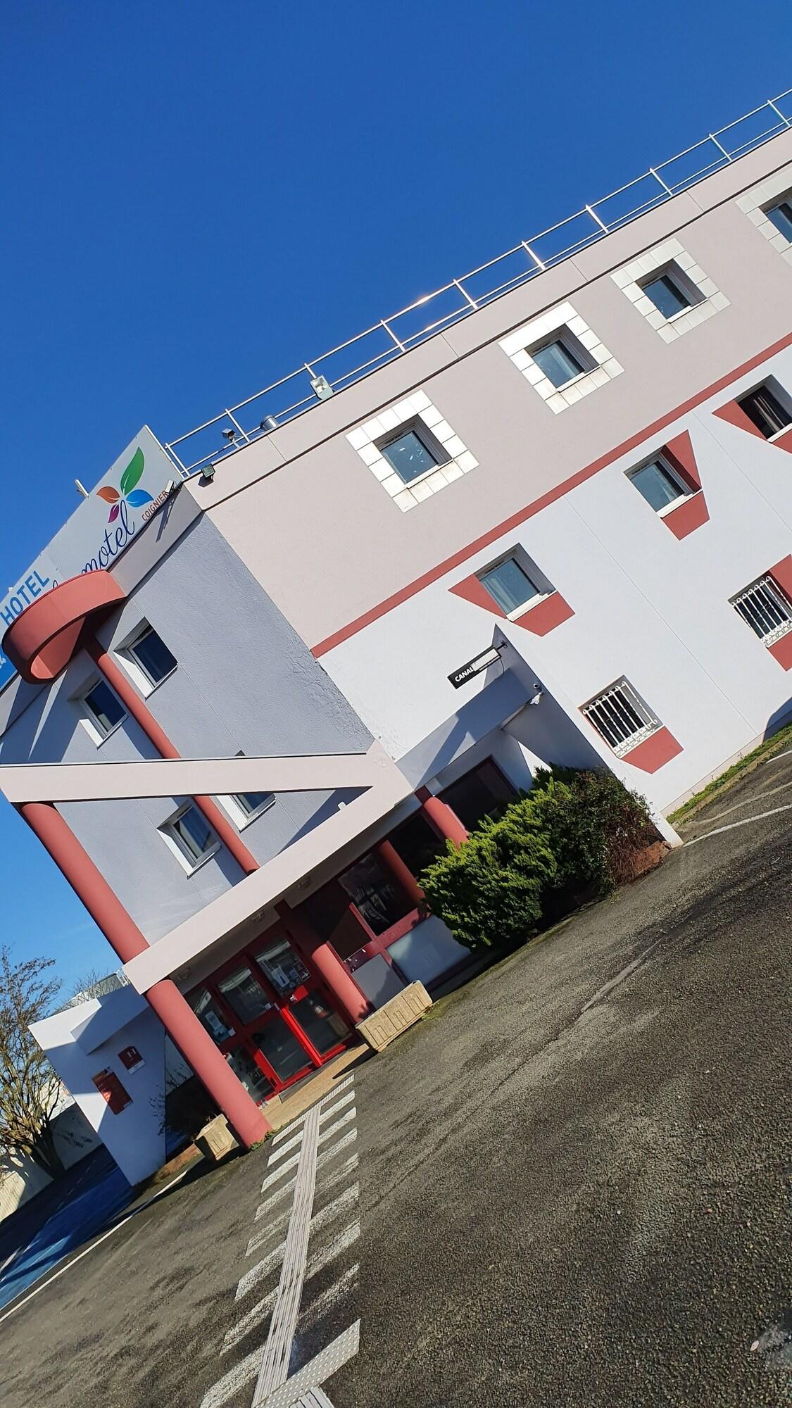 Vista Exterior Welcomotel Coignières