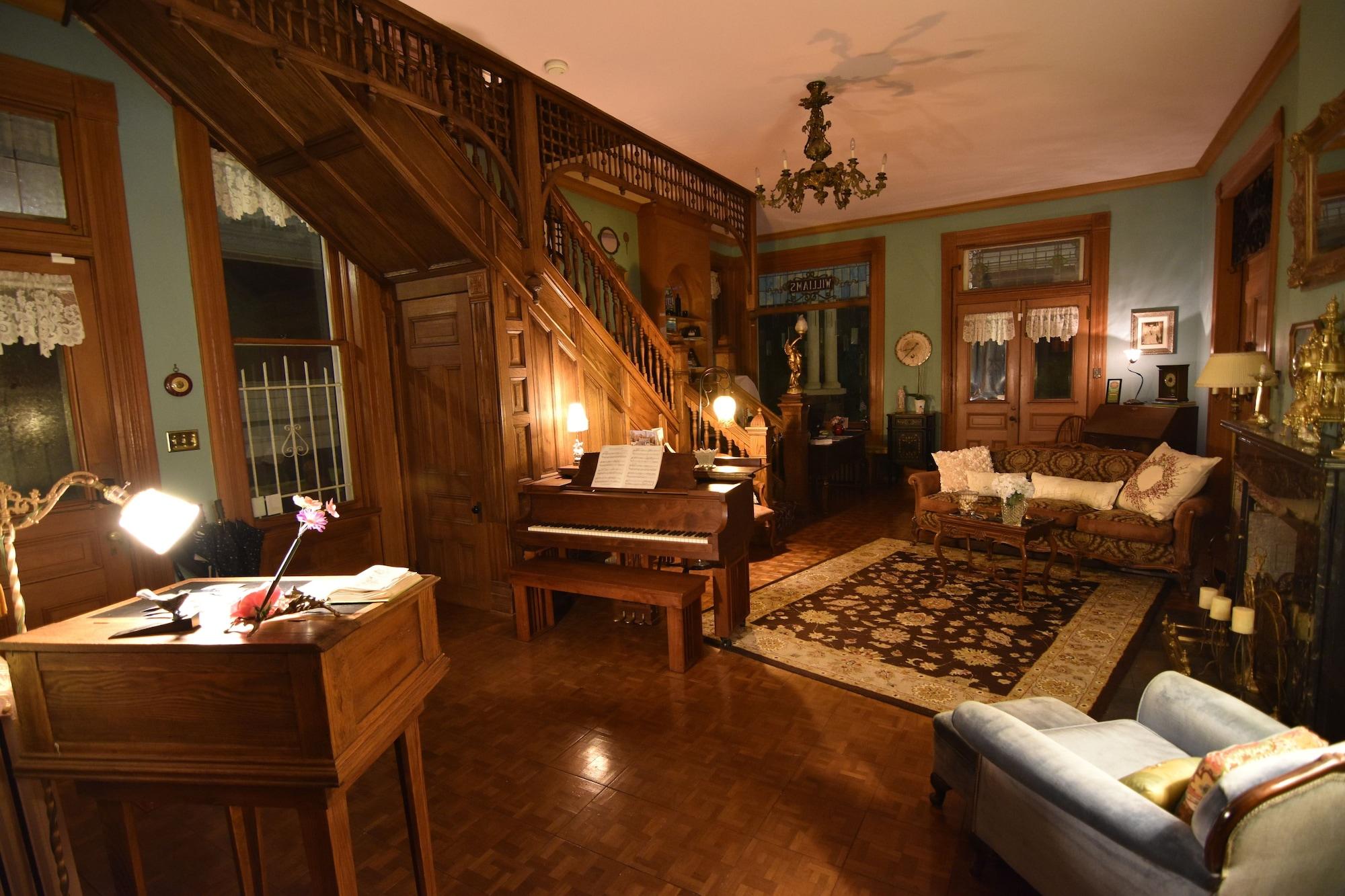 Vista Lobby 1890 Williams House Inn