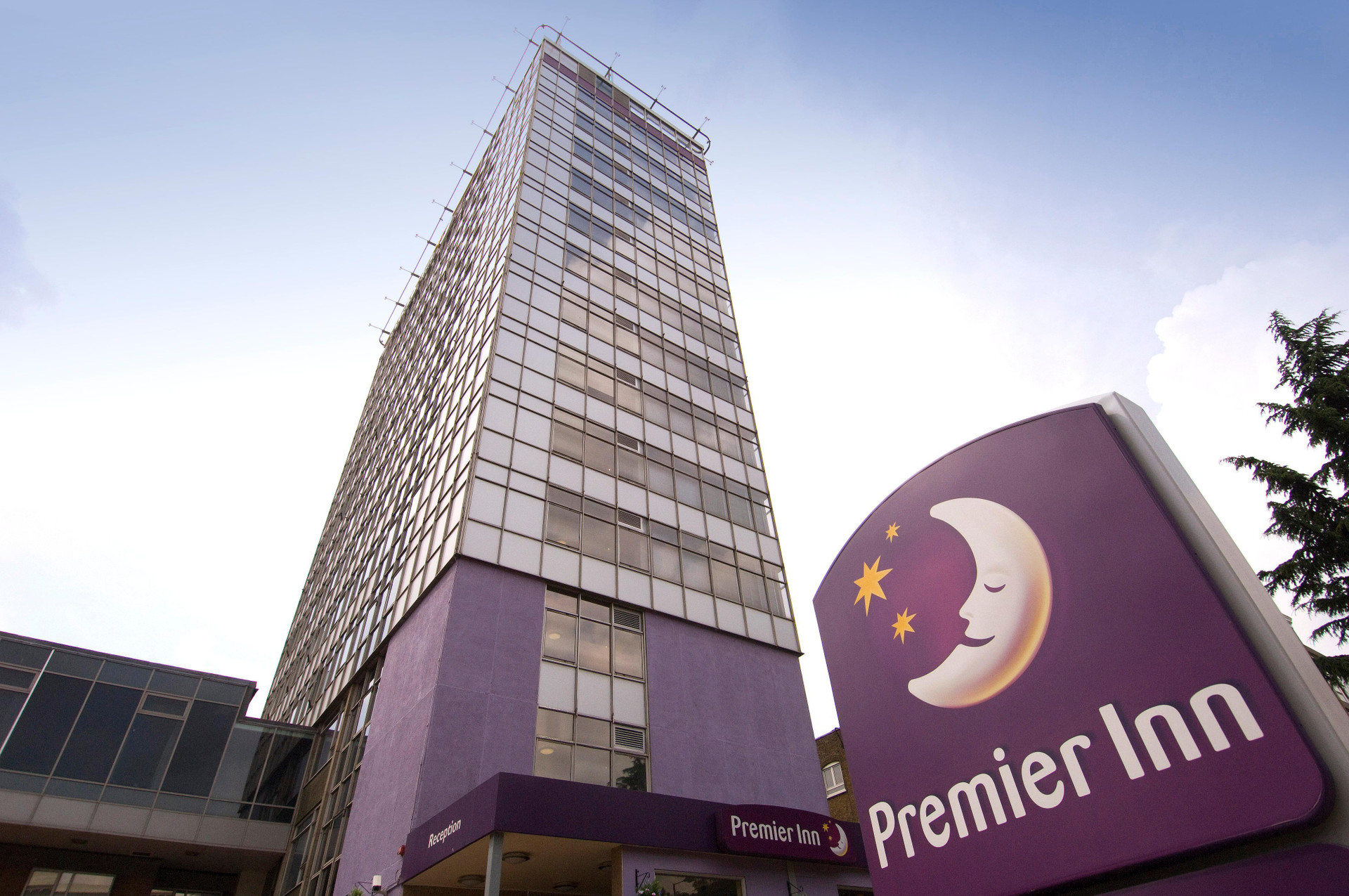 Vista Exterior Premier Inn London Hammersmith - Ravenscourt Park
