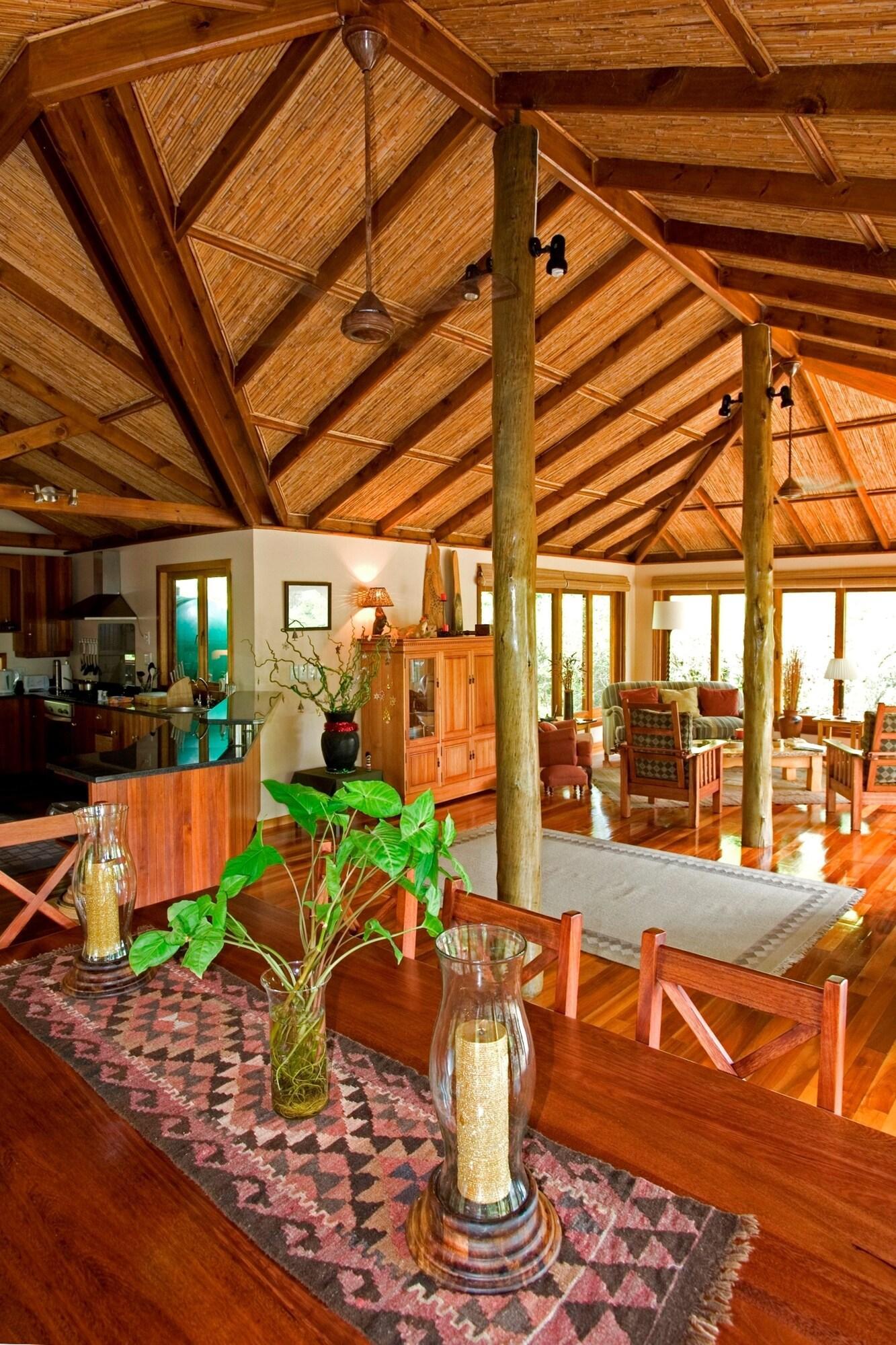 Vista Lobby Bushwillow Collection