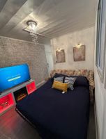 Alquiler Vacacional - LUXURY MODERN STUDIO TINY HOME- PET FRIENDLY W/ AC, WiFi,FIREPLACE, FREE PARKING