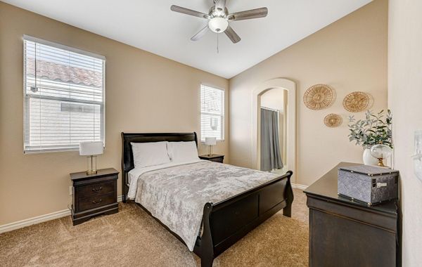 Clean, Convenient & Comfortable Vegas House - Hoteles con parque acuático en Las Vegas, Nevada