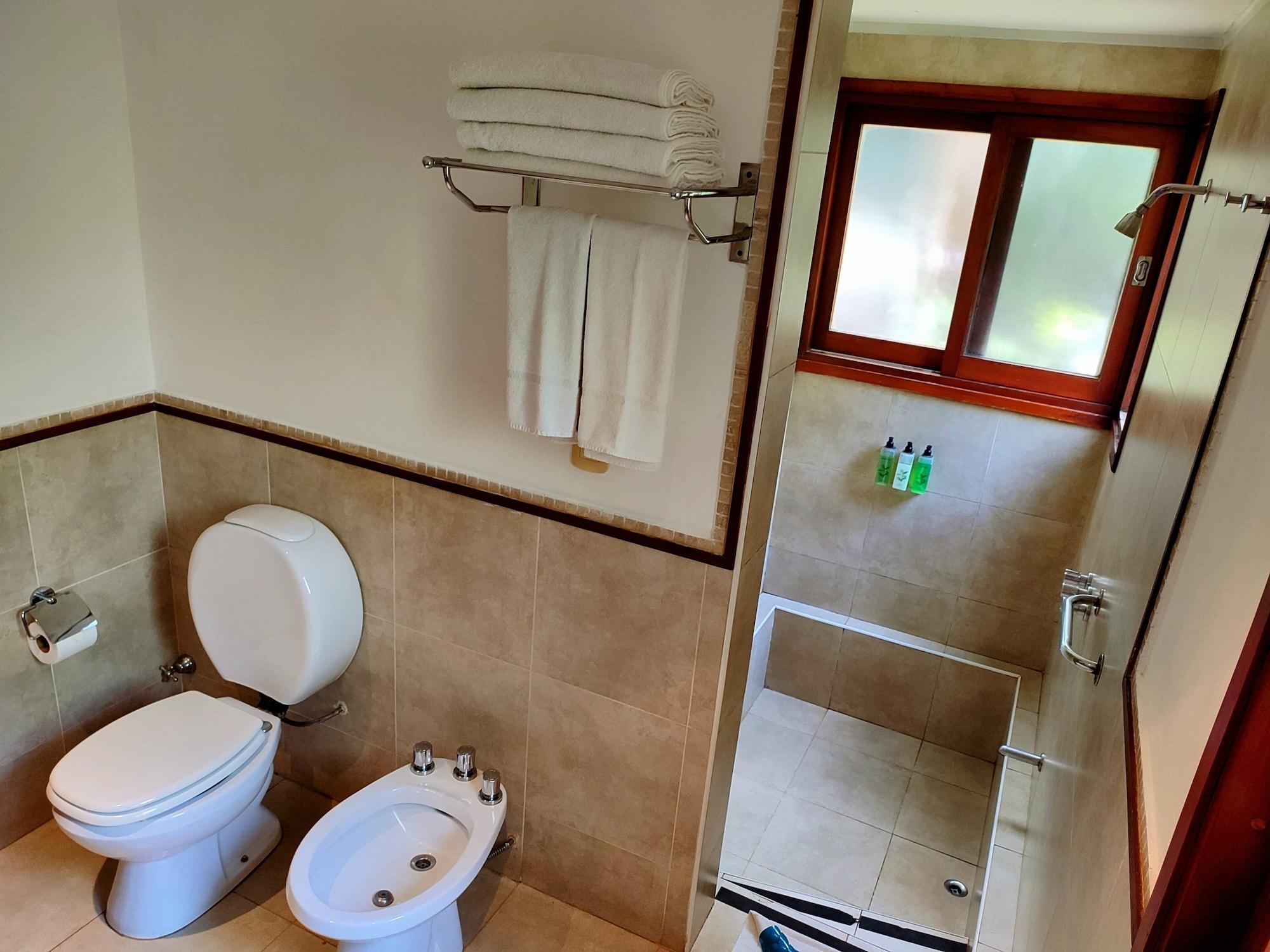 Equipamiento de Habitación Raices Amambai Lodges