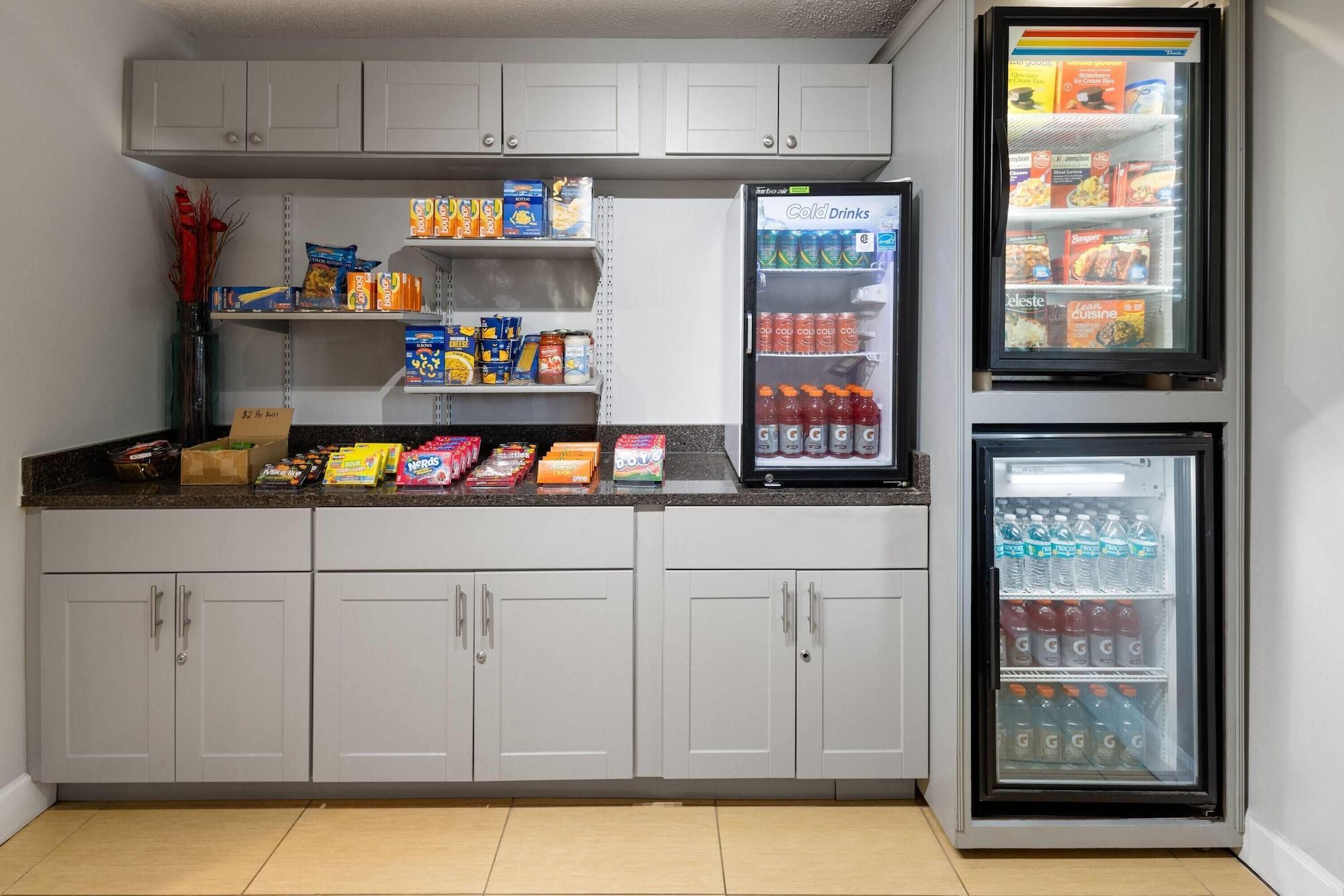 Restaurant Tysons Corner Suites, A Baymont by Wyndham