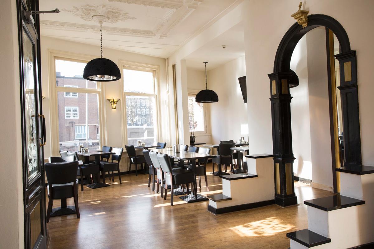 Vista Lobby Quentin Canal House Hotel