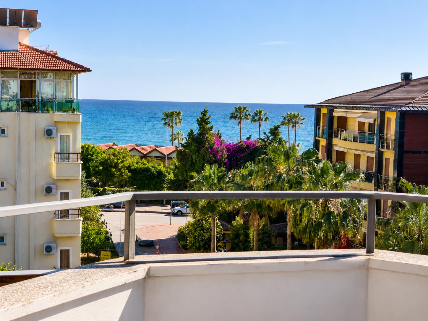 Varios Yaman Life Hotel