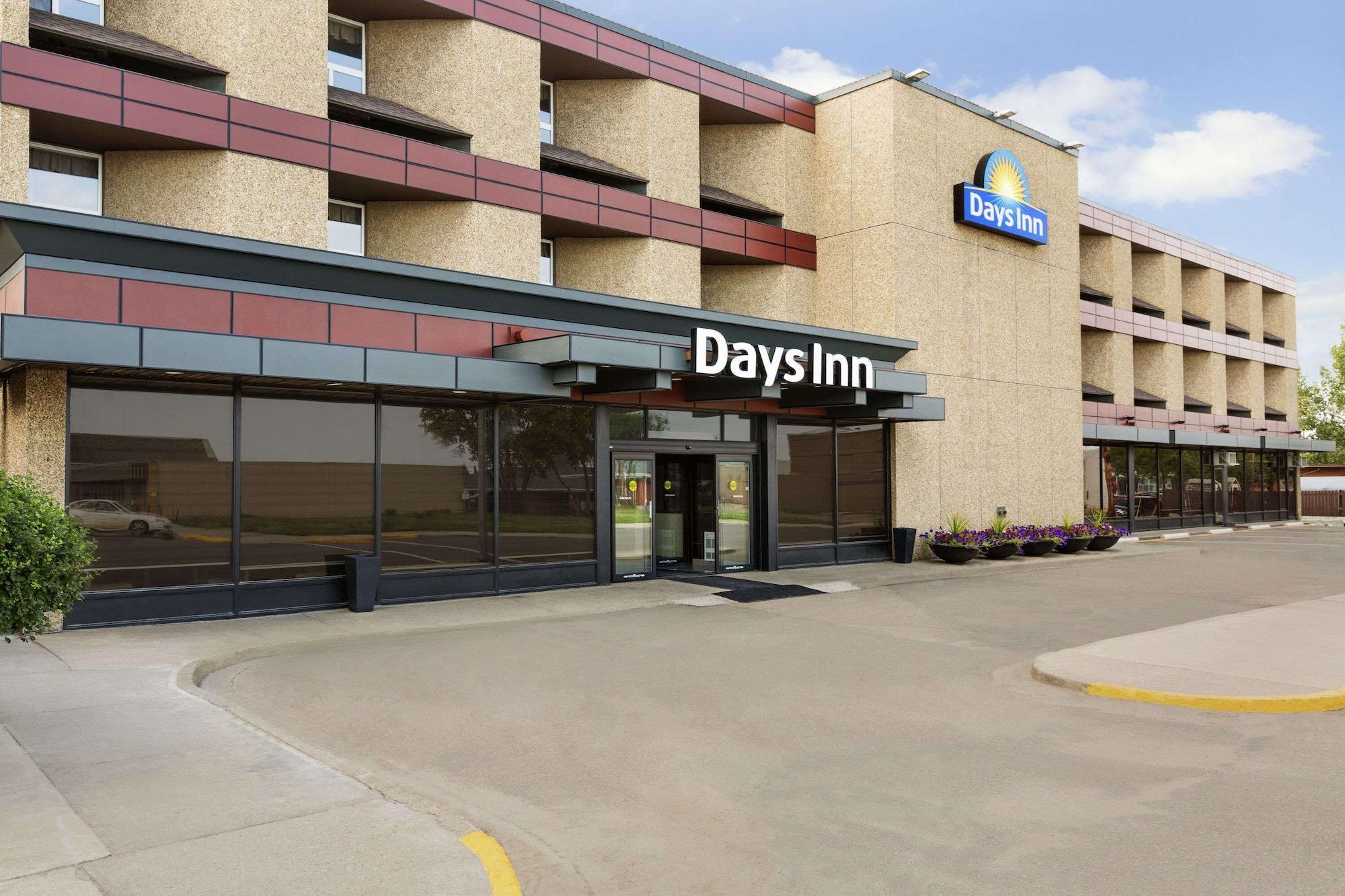Vista Exterior Days Inn by Wyndham Vermilion