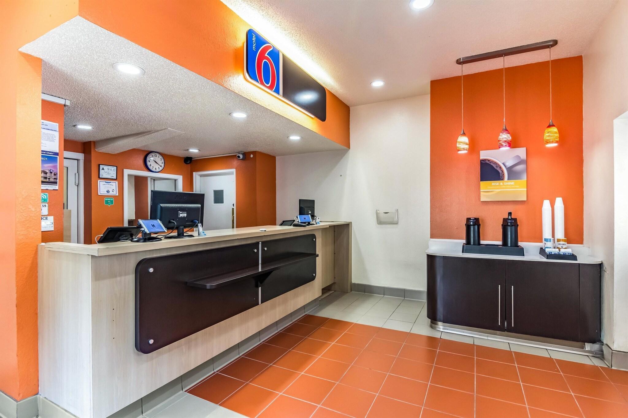 Bar/Salón Motel 6 Raleigh, NC - Cary