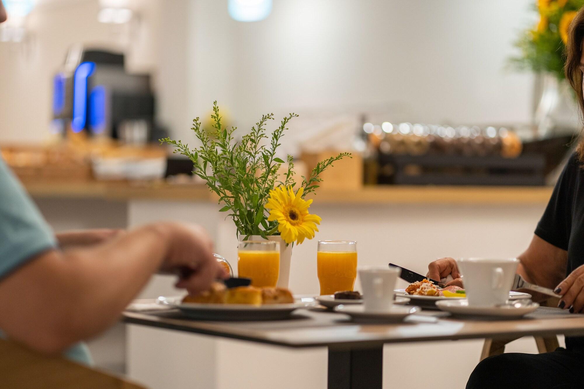 Restaurant Pure Hotel by Athens Prime Hotels