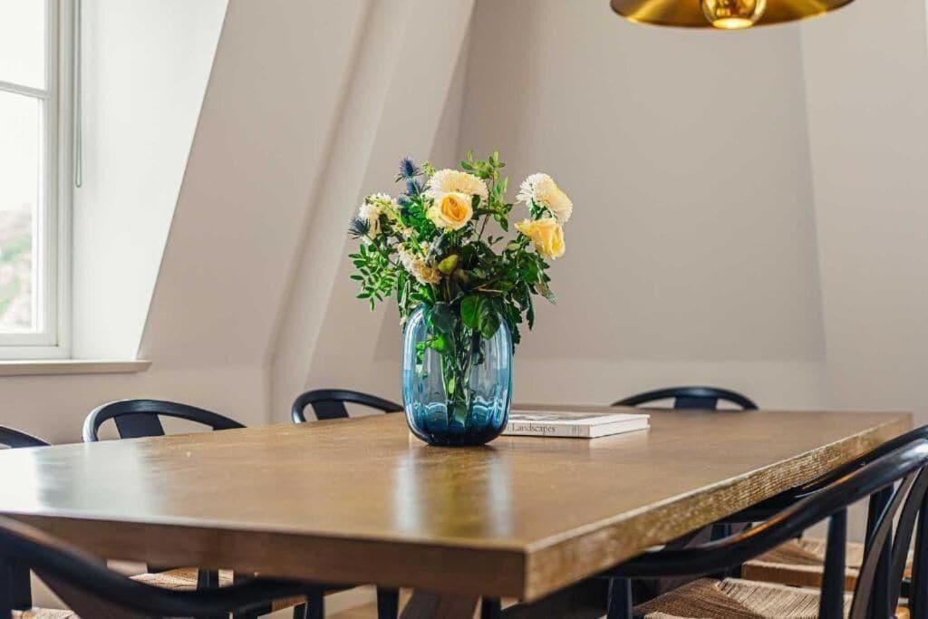 Restaurant Westminster Apartments by DMONTRIO
