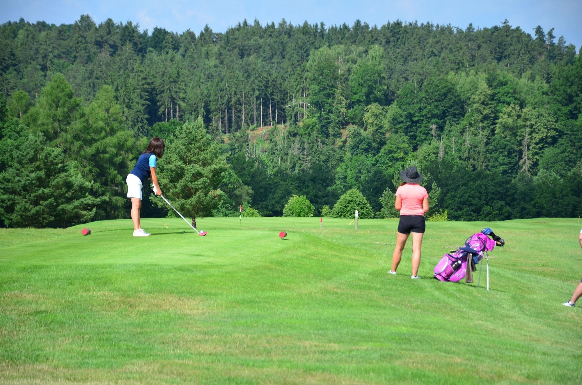 Campo de Golf JBX Resort Apartments Lipno
