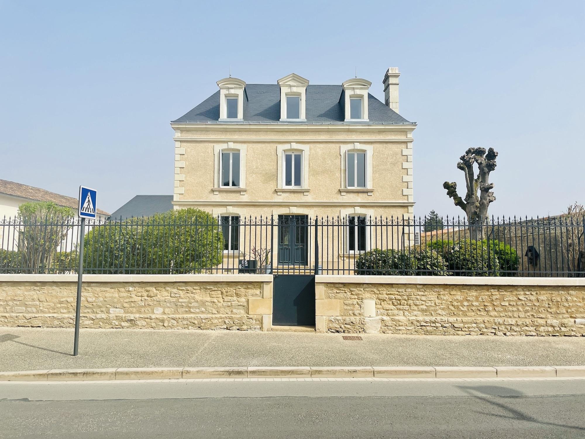 Varios La Maison de Martha