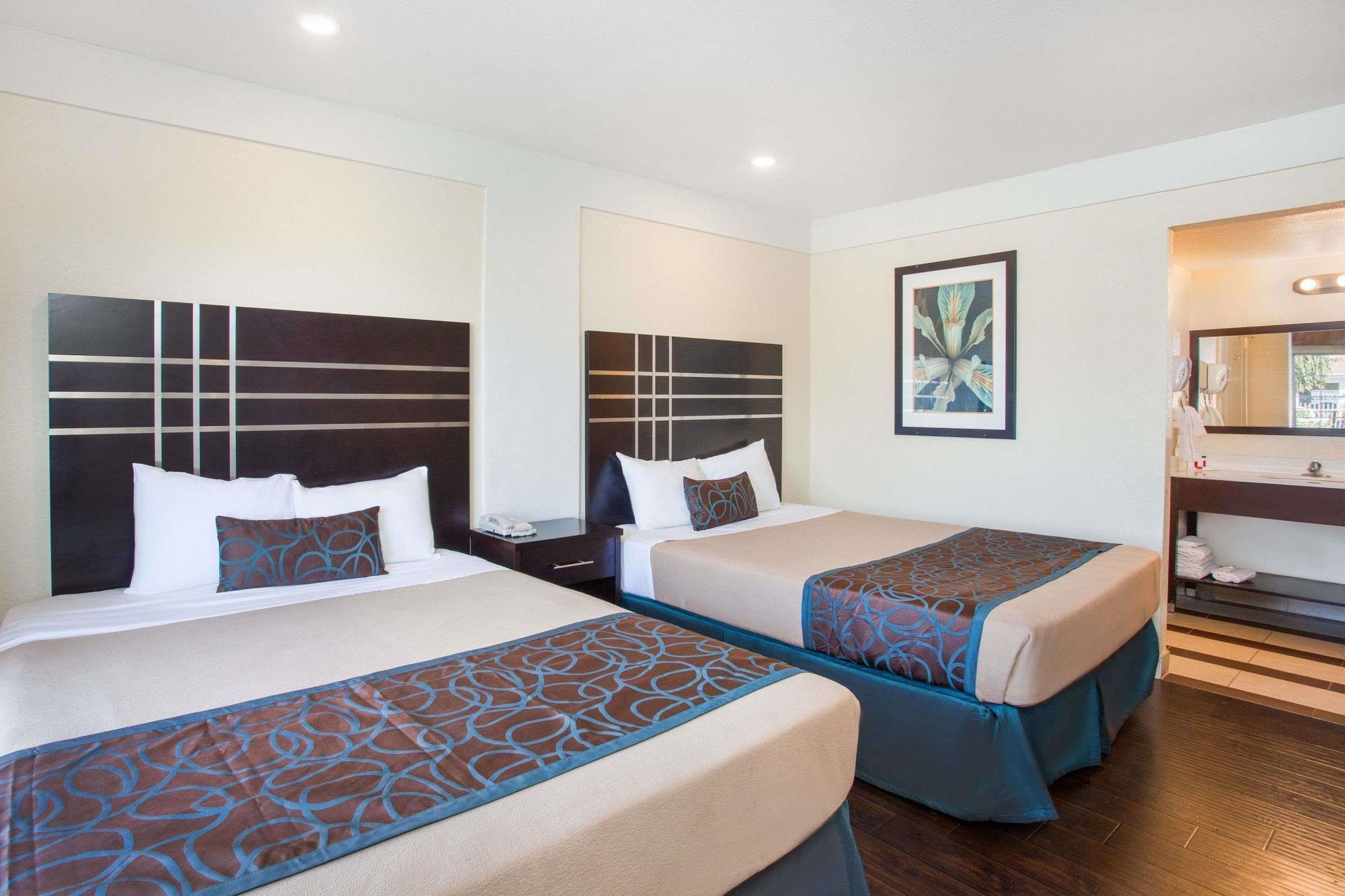 Habitación Travelodge by Wyndham Fresno Yosemite Area