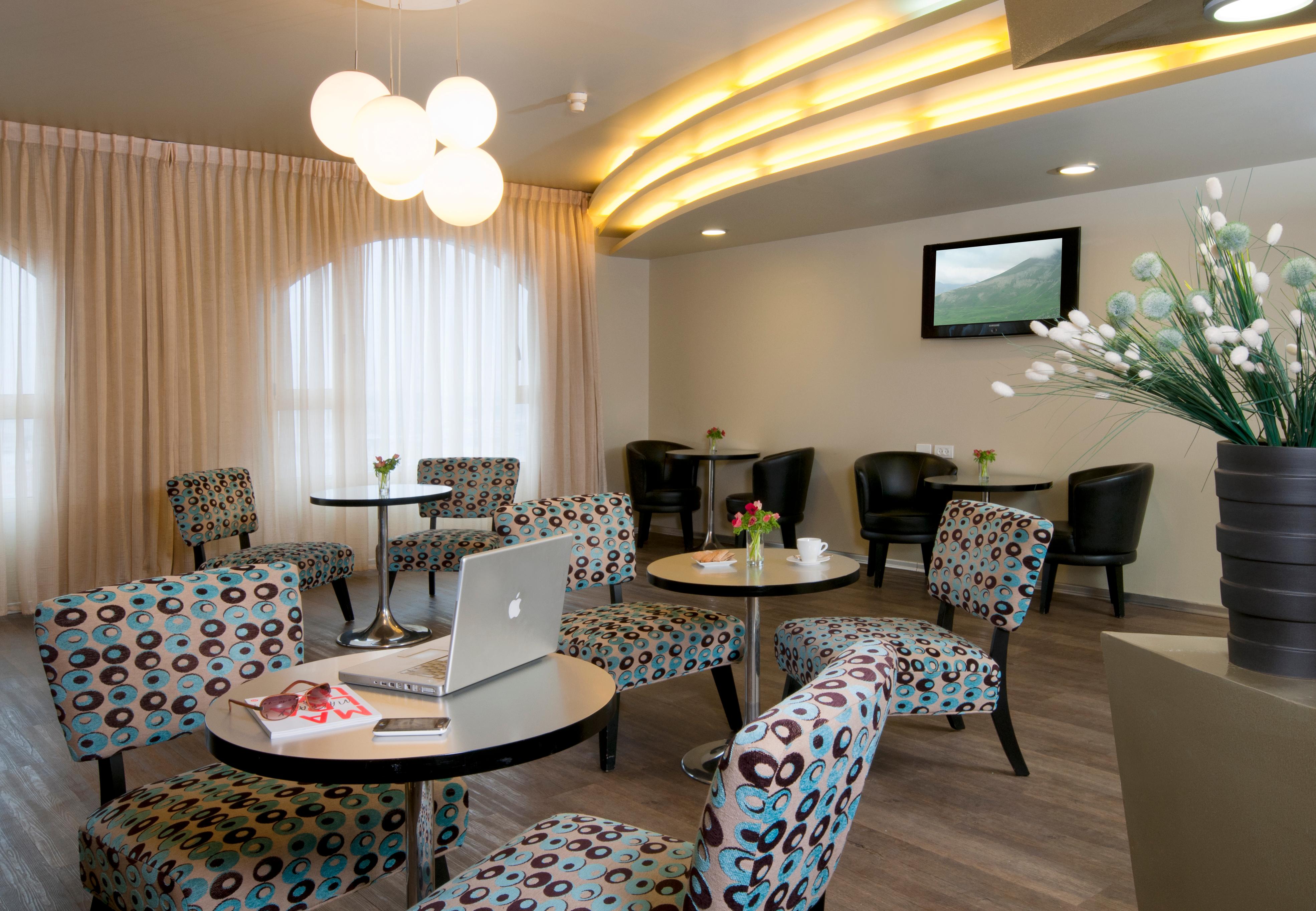 Vista Lobby Leonardo Hotel Negev