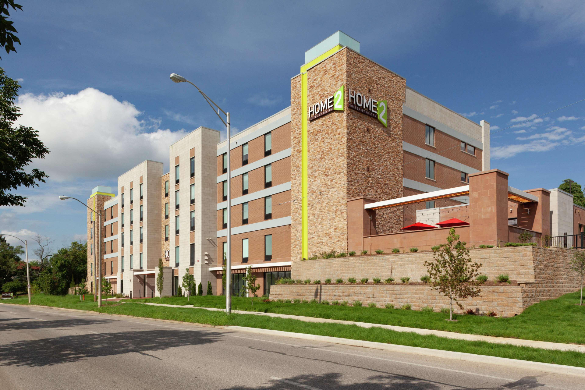 Vista Exterior Home2 Suites by Hilton Bloomington