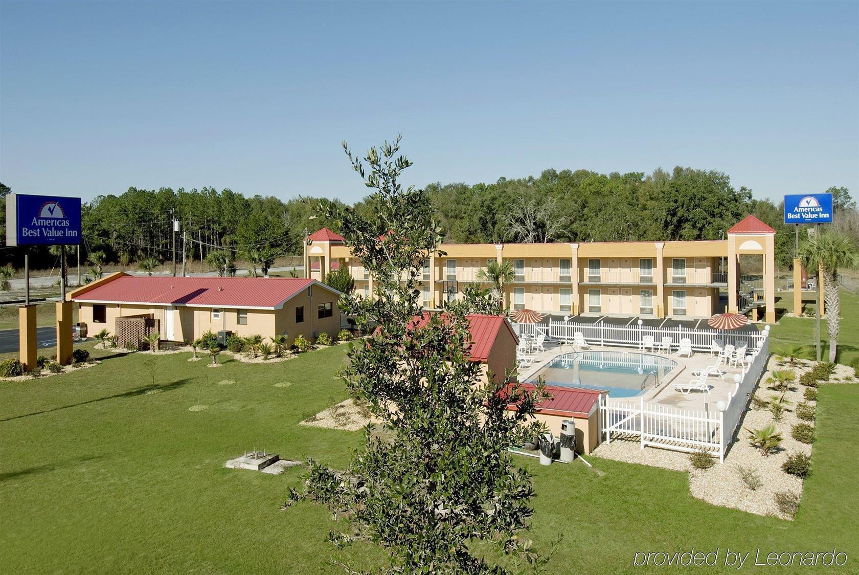 Vista Exterior Americas Best Value Inn & Suites Bismarck