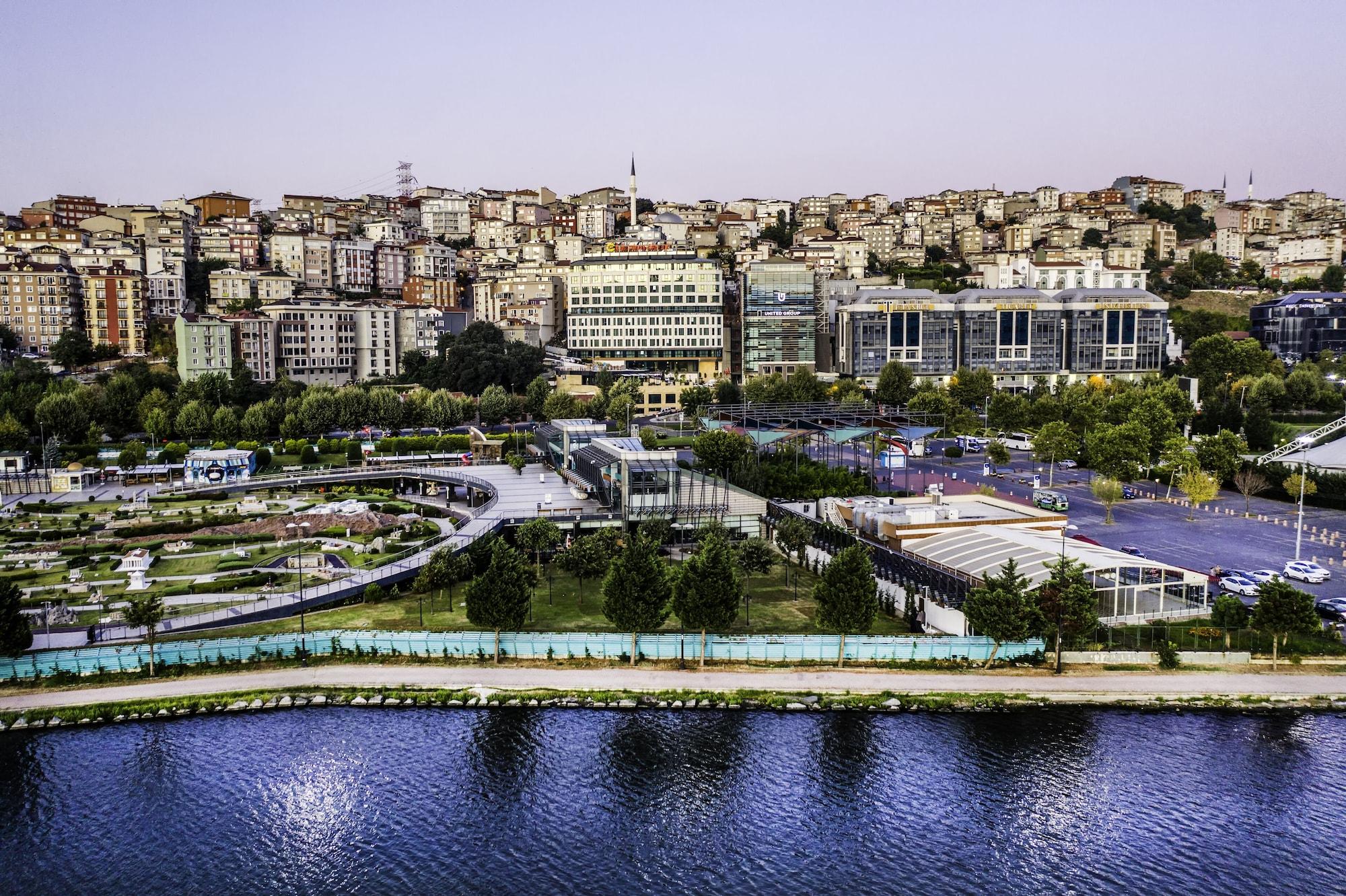 Vista Exterior Clarion Hotel Golden Horn