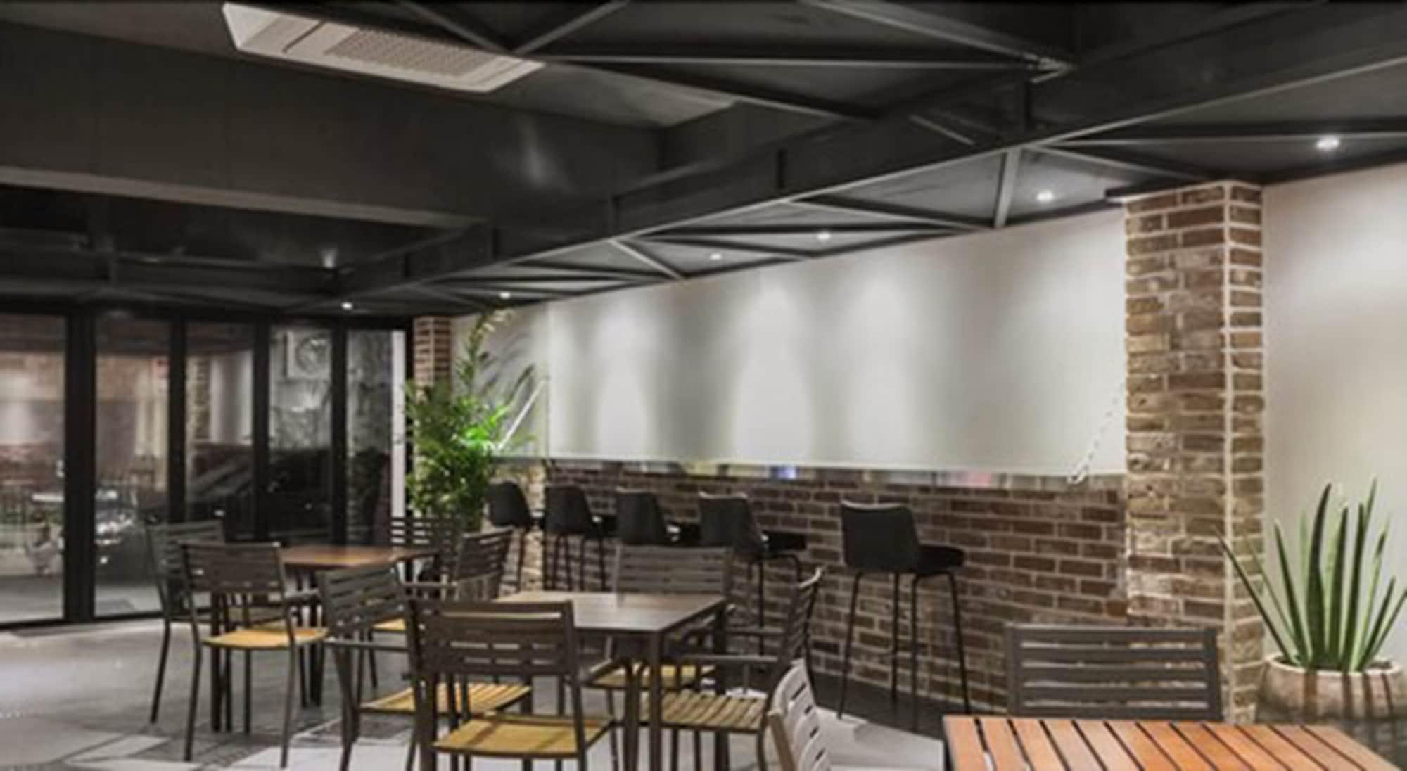 Bar/Salón Uniqstay