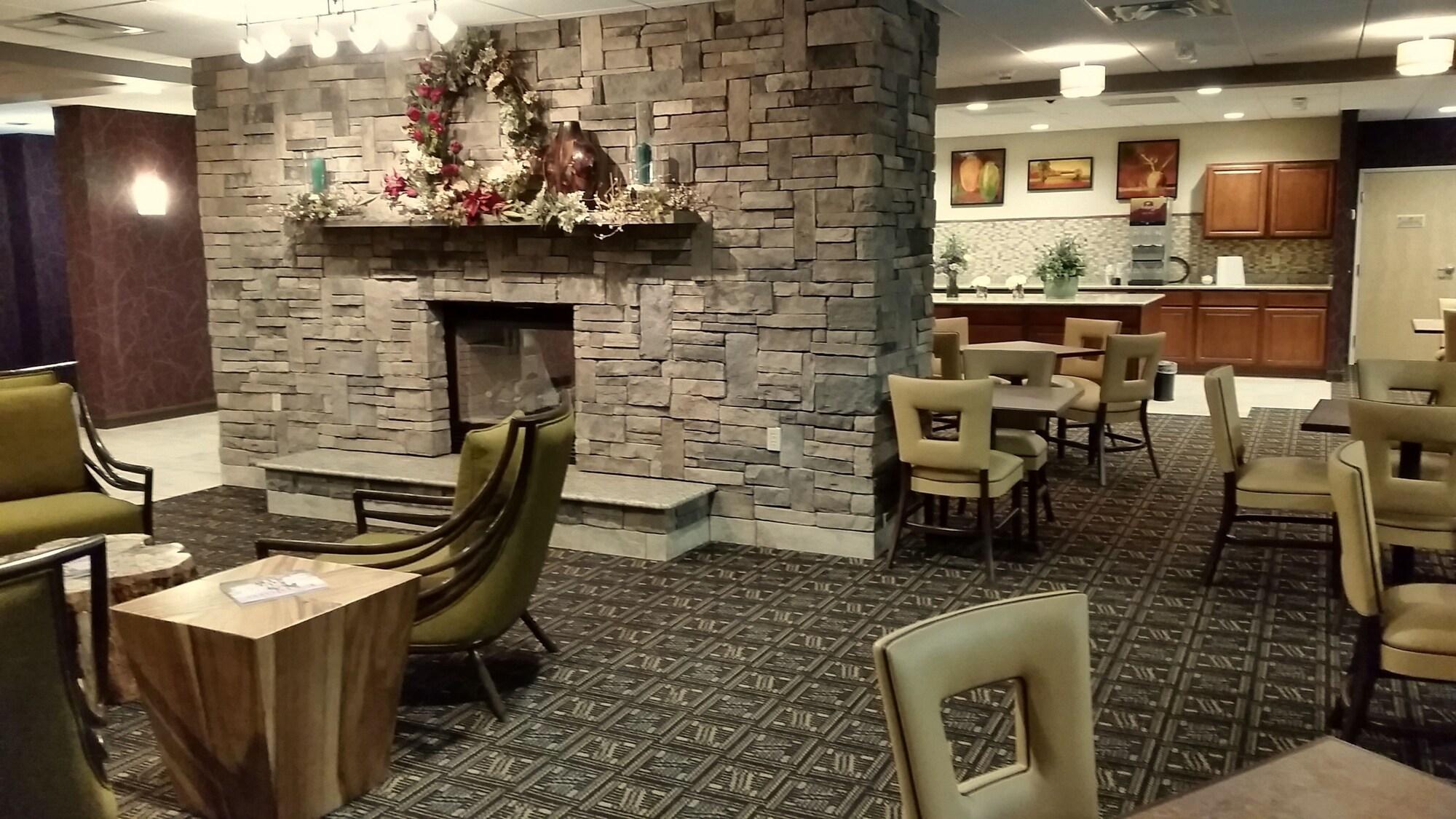 Vista Lobby Wingate by Wyndham Elkins