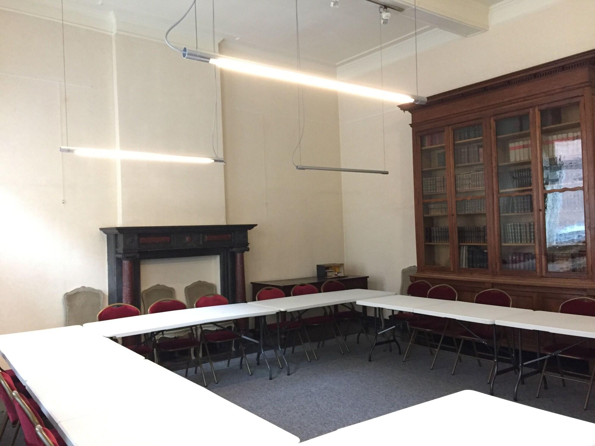 Sala de Reuniones Villa Thérèsa B&B