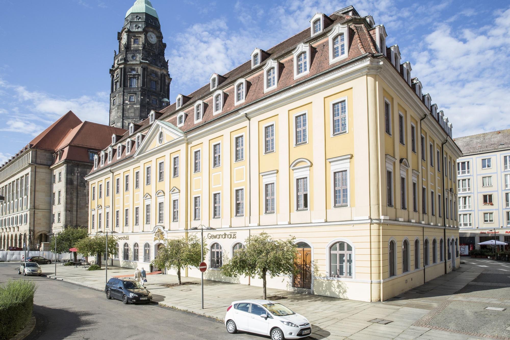 Vista Exterior Gewandhaus Dresden, Autograph Collection