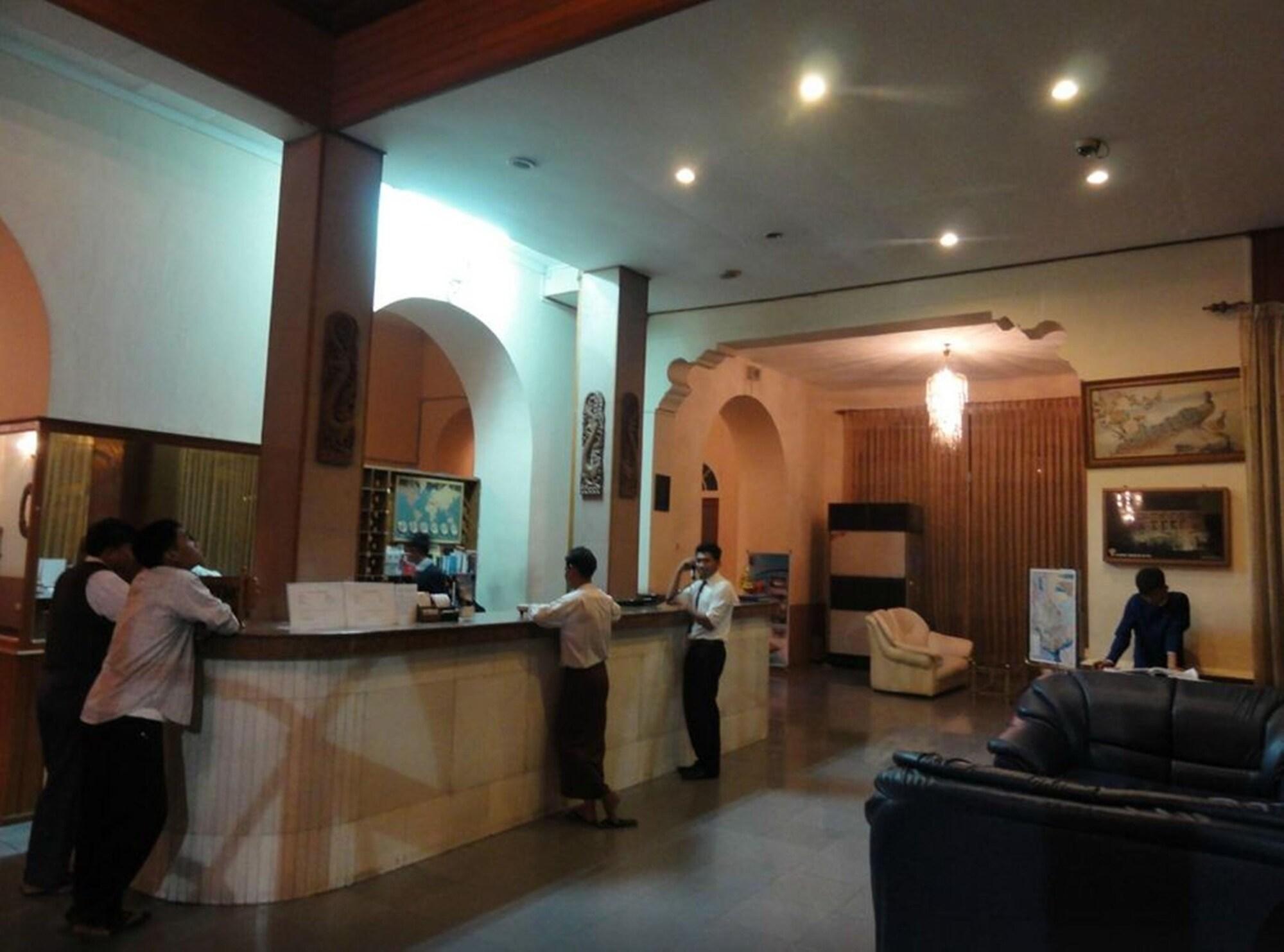 Vista Lobby Yuzana Garden Hotel