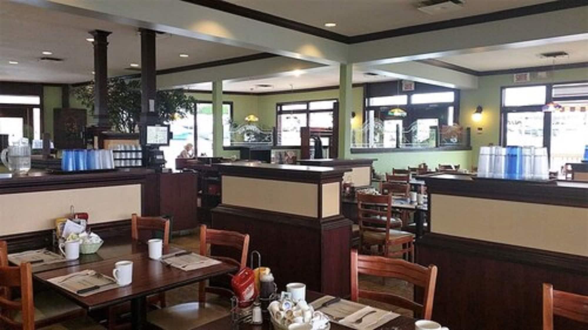 Restaurant Quality Hotel & Suites