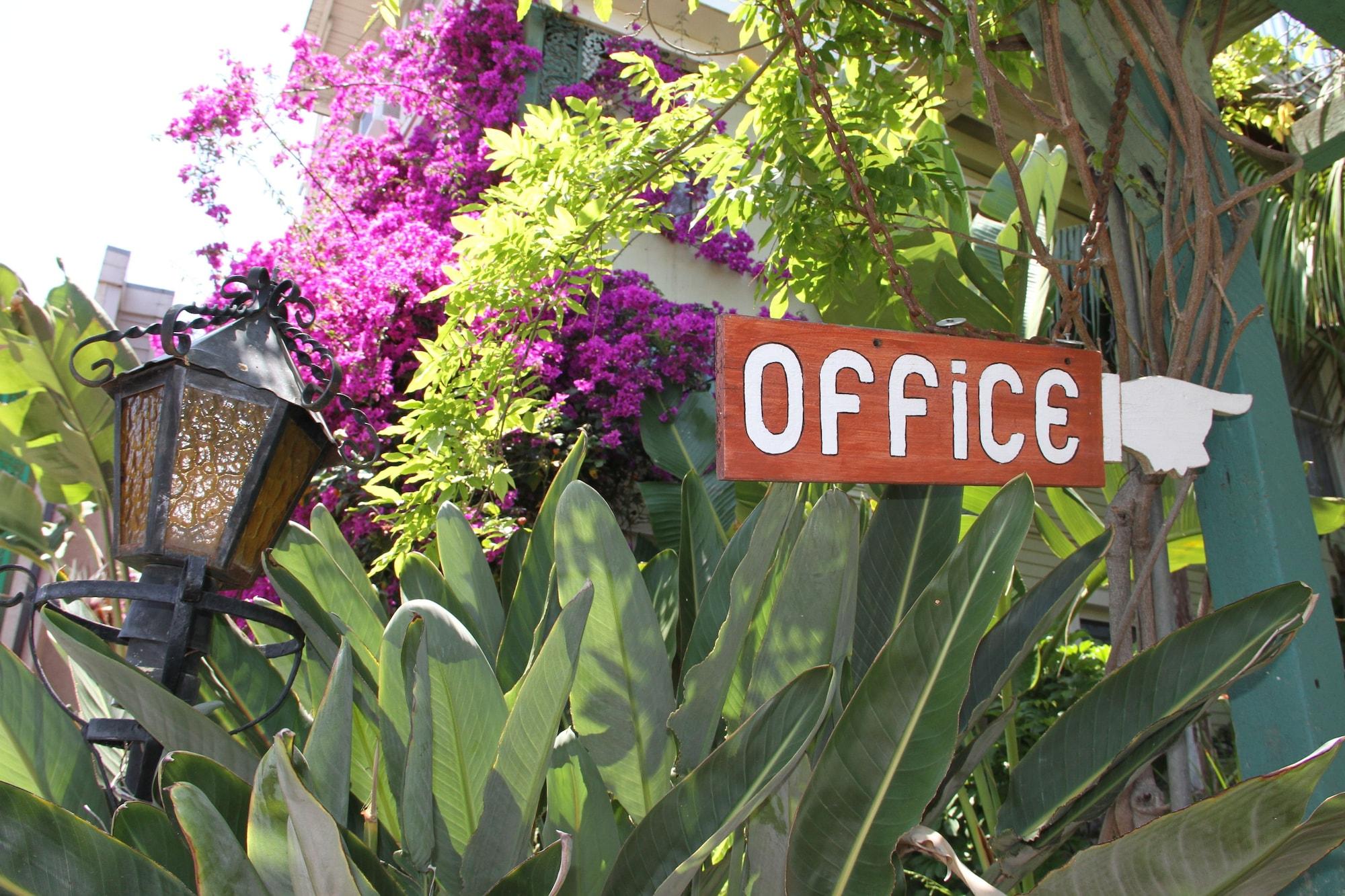 Vista Exterior La Paloma Las Flores