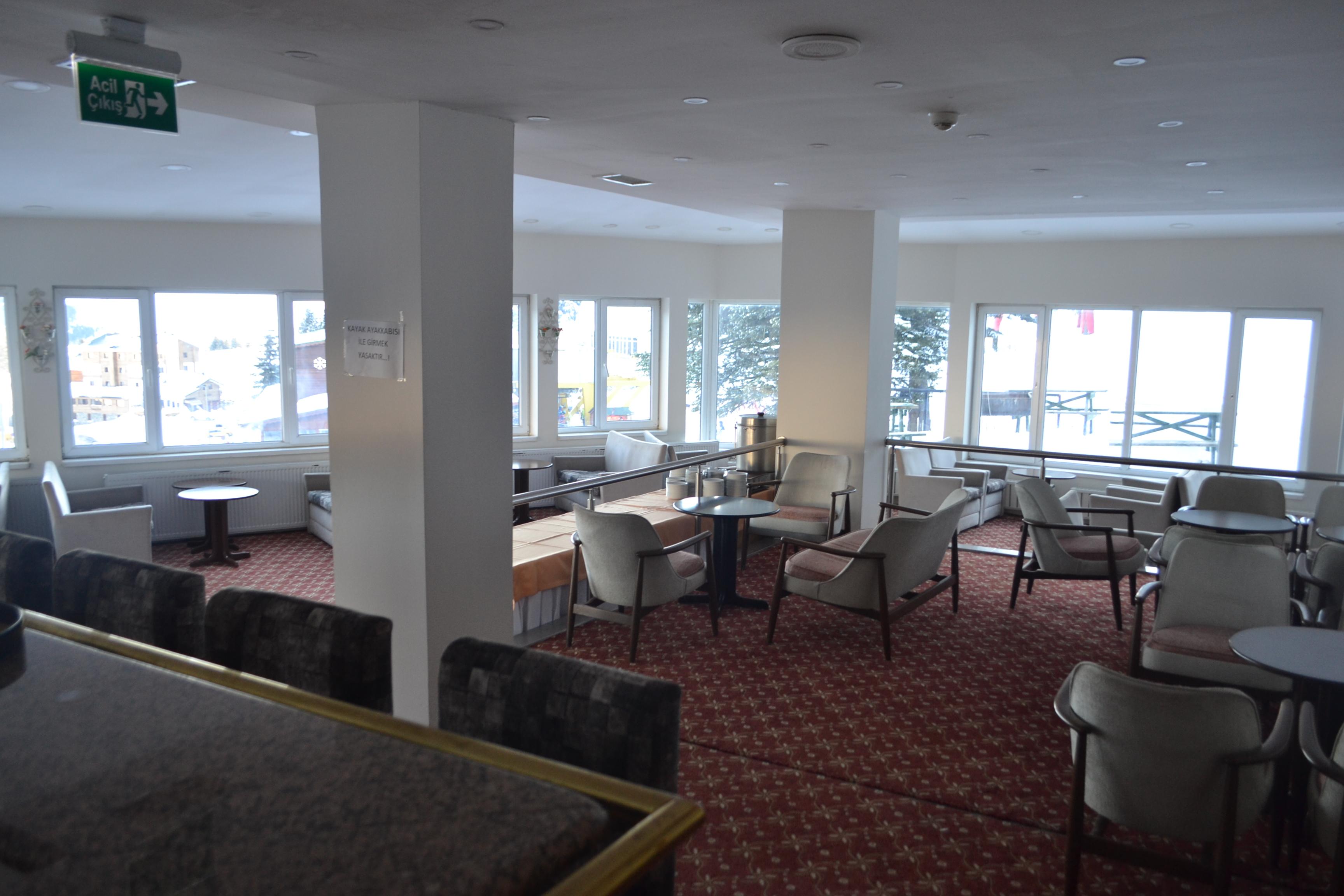 Varios Kar Otel