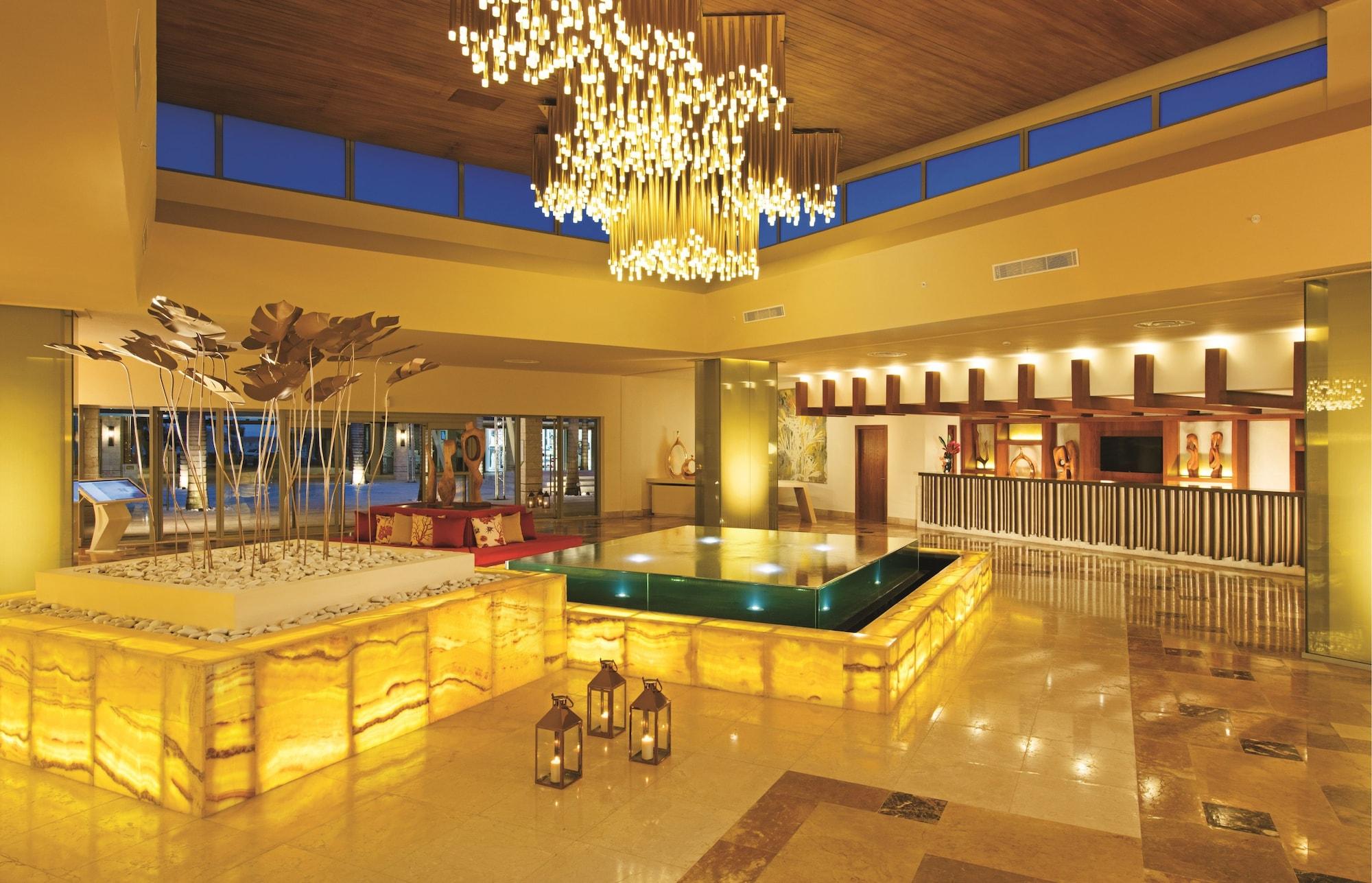 Vista Lobby Dreams Onyx Resort & Spa All Inclusive