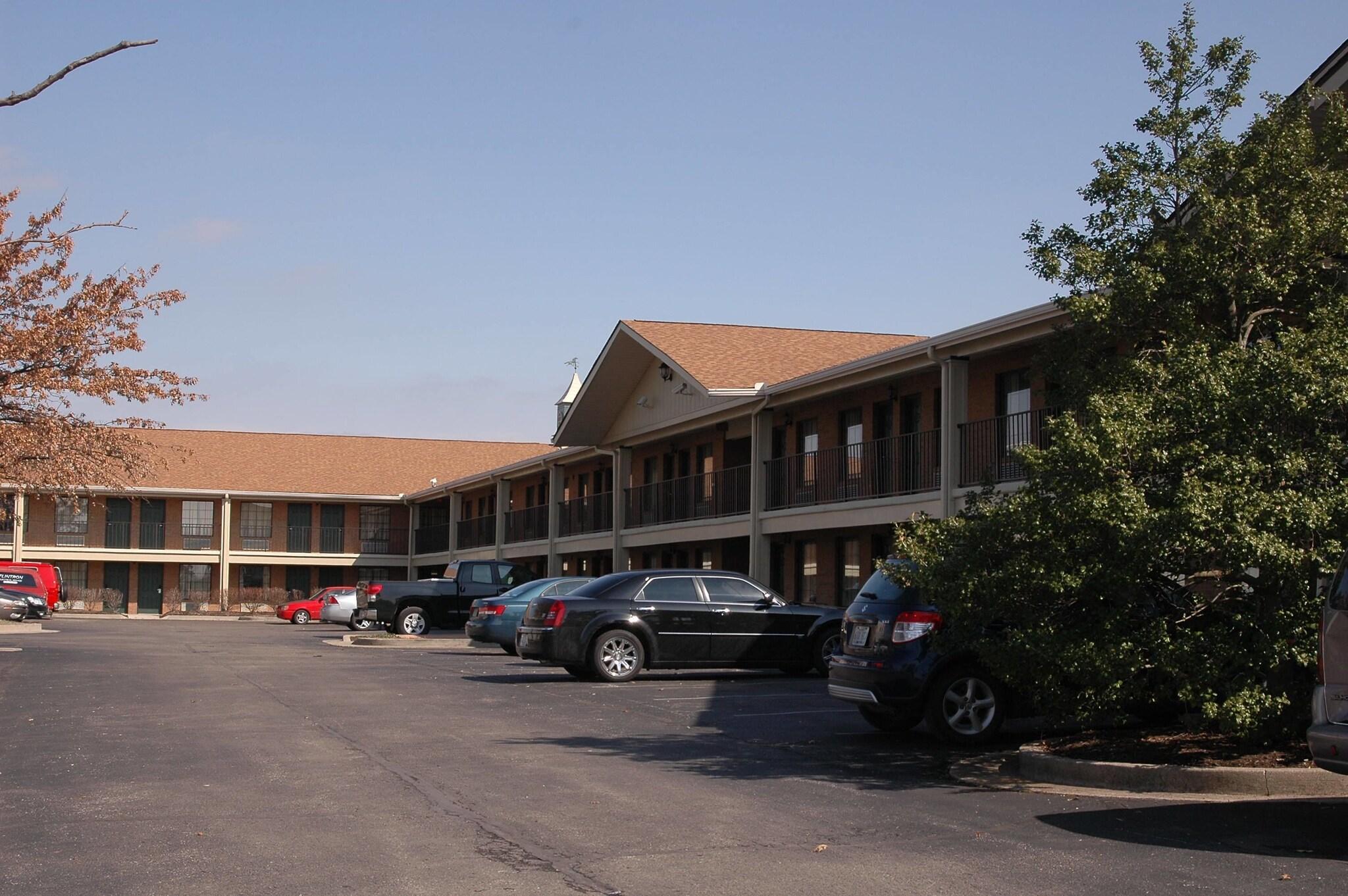 Vista Exterior Bluegrass Extended Stay Hotel