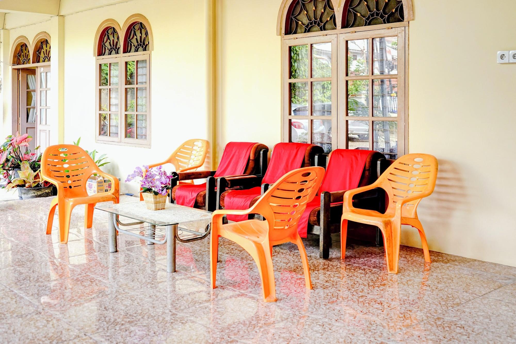 Vista Lobby Collection O Jalan Jenderal Sudirman Near Pantai Padang Formerly Hotel Pratiwi Anggrek