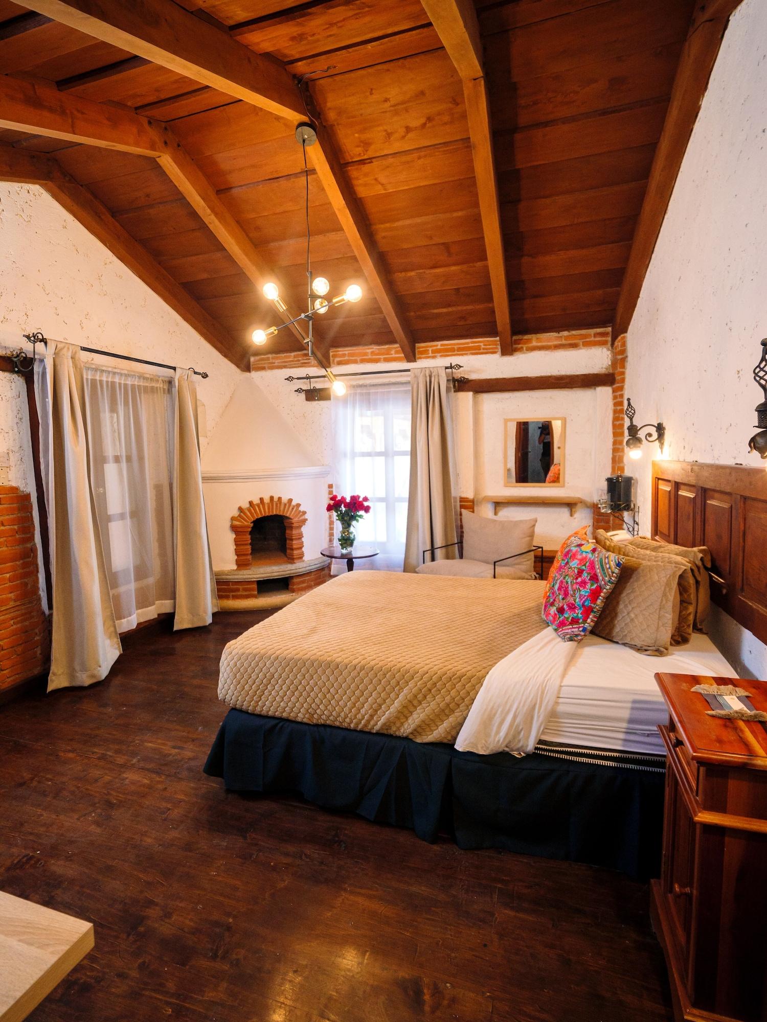 Varios Naif Boutique Hotel