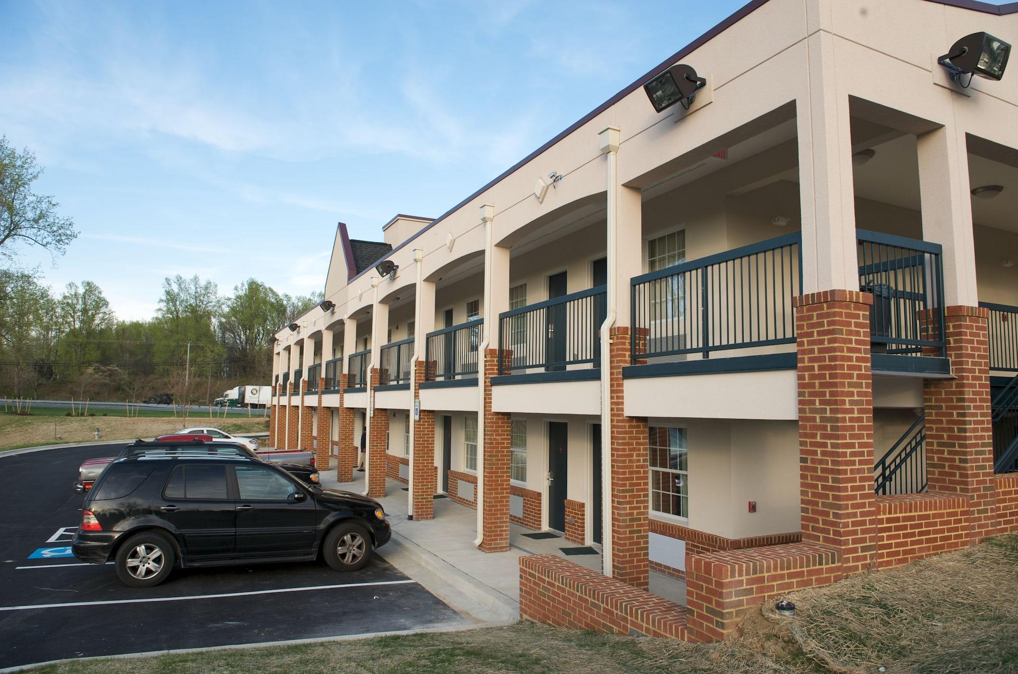 Vista Exterior Executive Inn And Suites