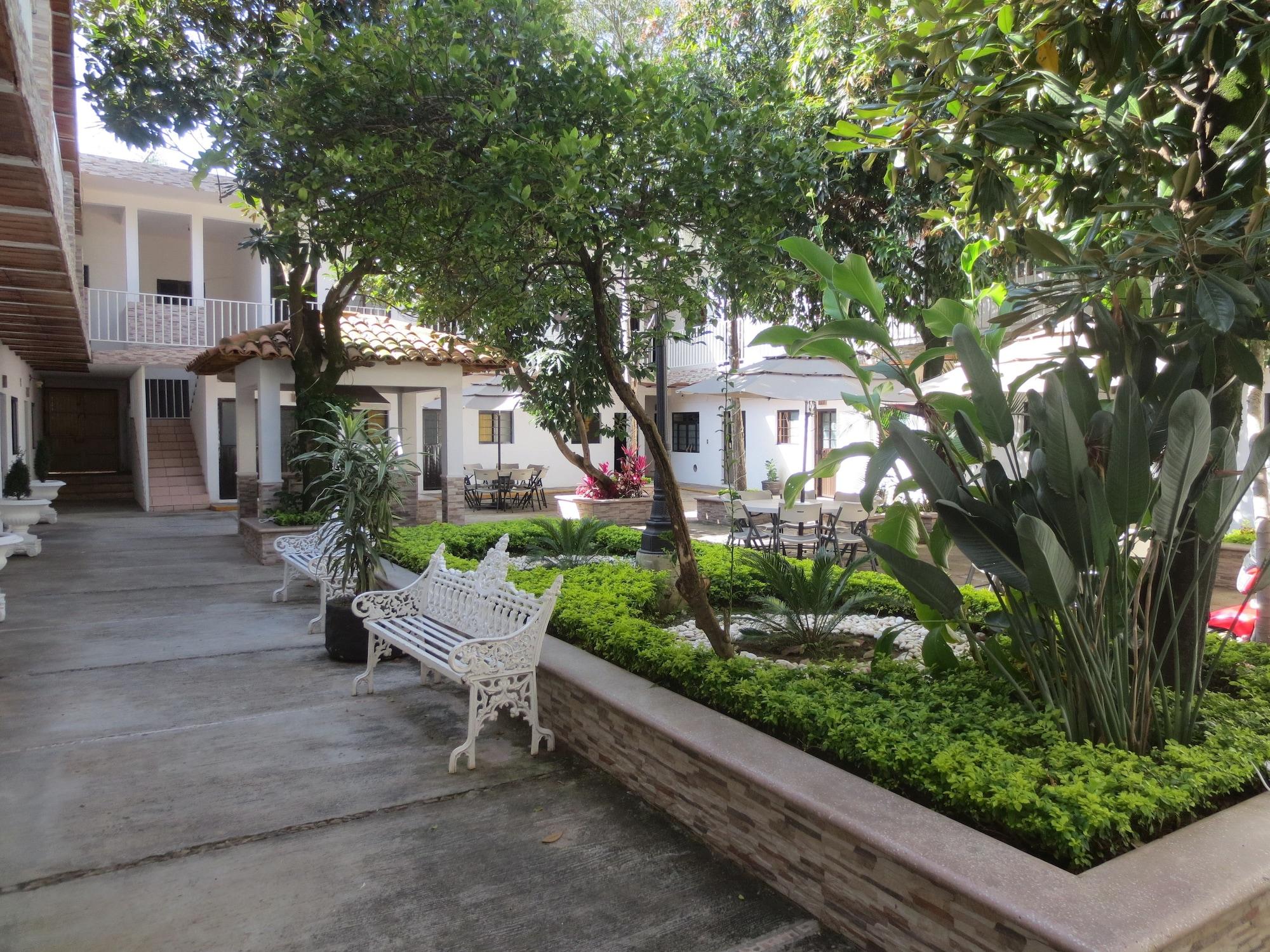 Varios Hotel Arboledas