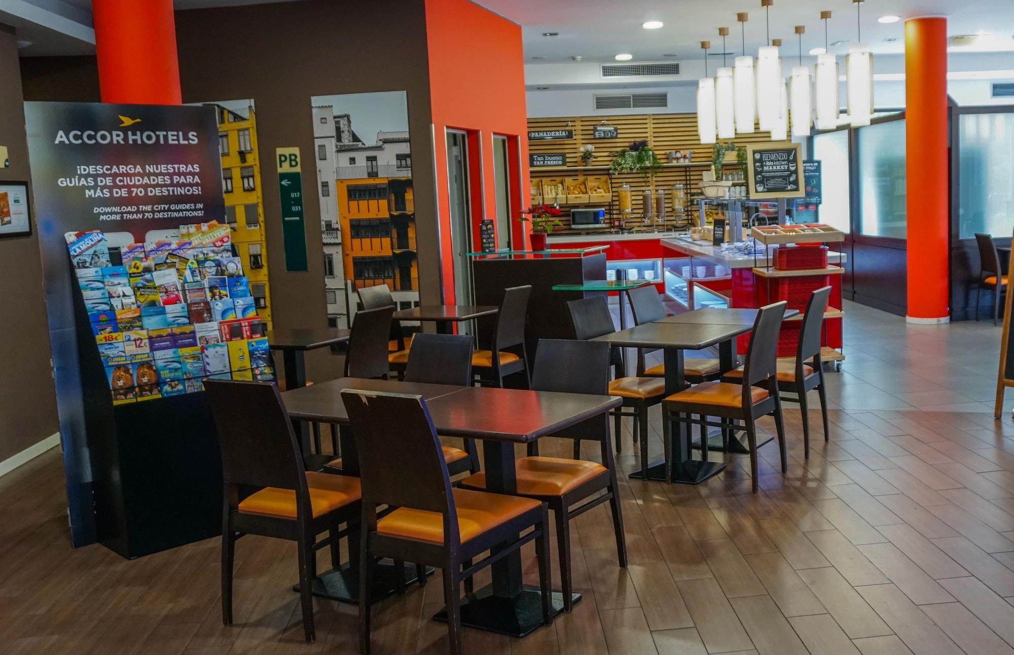 Bar/Salón ibis budget Girona Costa Brava