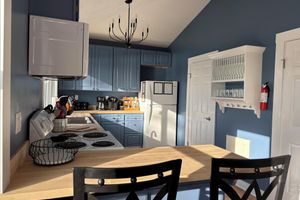 Alquiler Vacacional - Beautiful Historic 5 Star Home On The River's Edge In Seaside. Walk to Downtown.