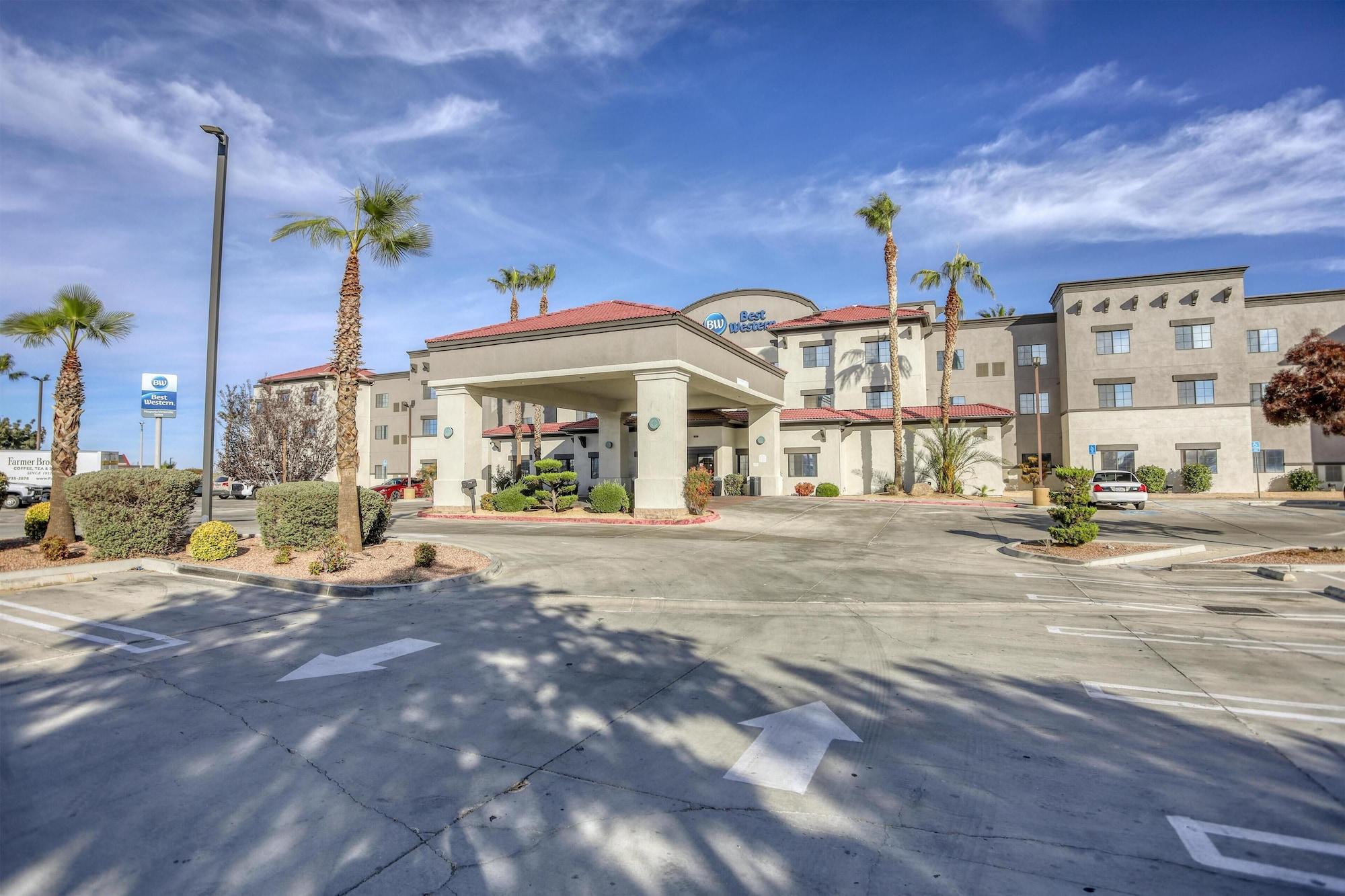 Vista Exterior Best Western Hesperia-Victorville Suites