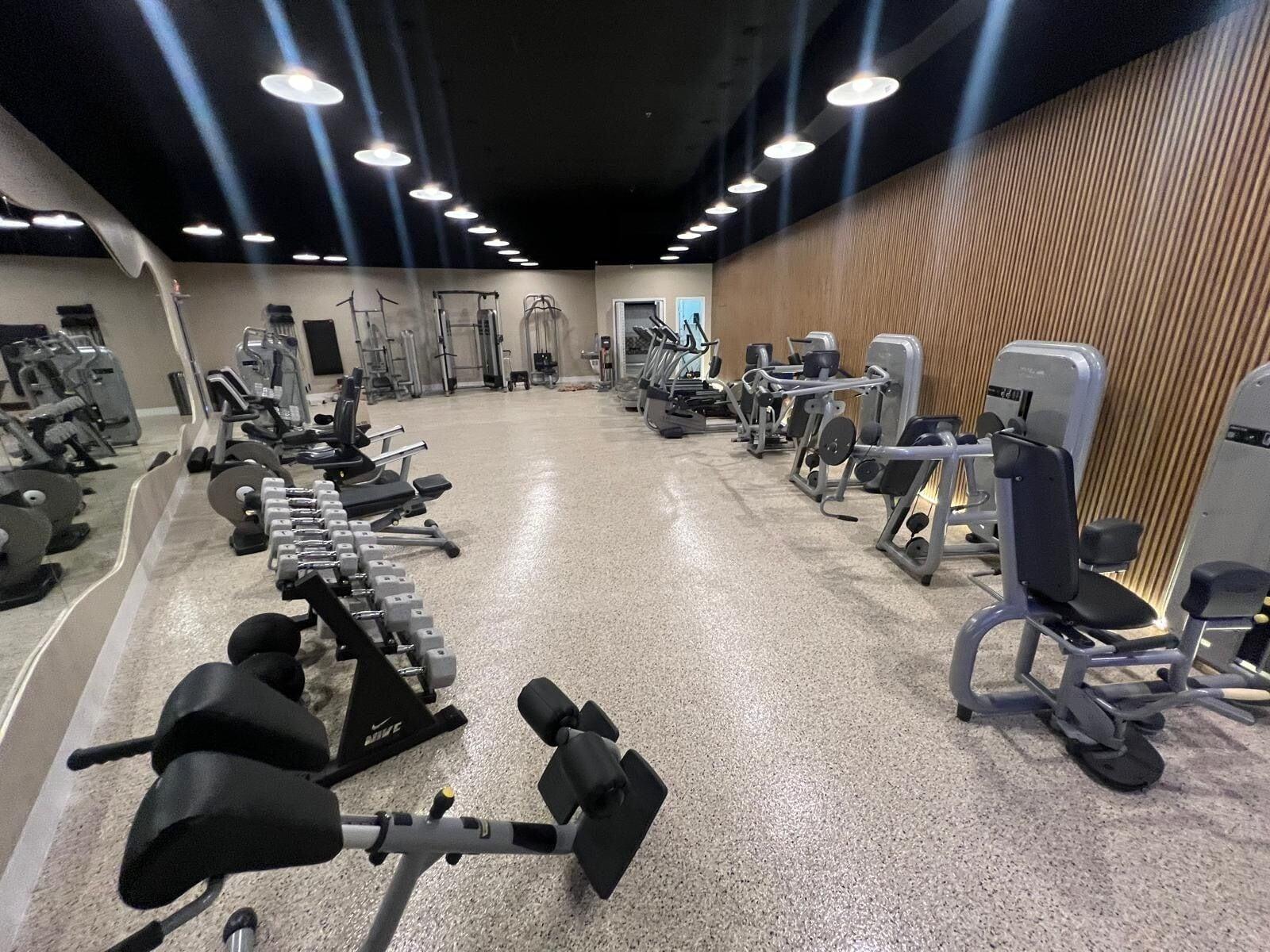 Gimnasio New Point Miami Beach Apartments