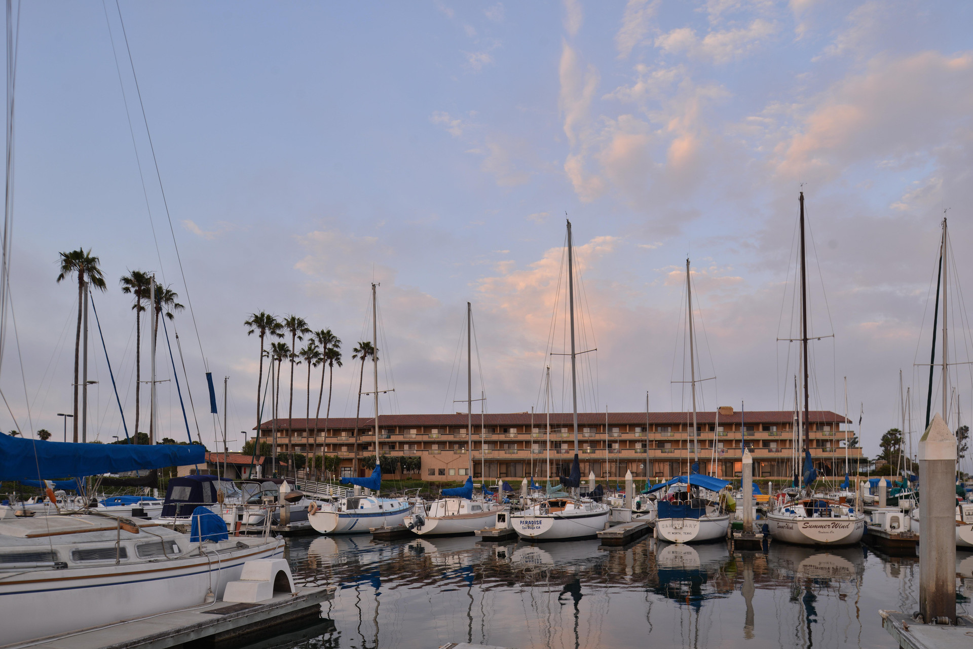 Vista Exterior Holiday Inn Express and Suites Ventura Harbor