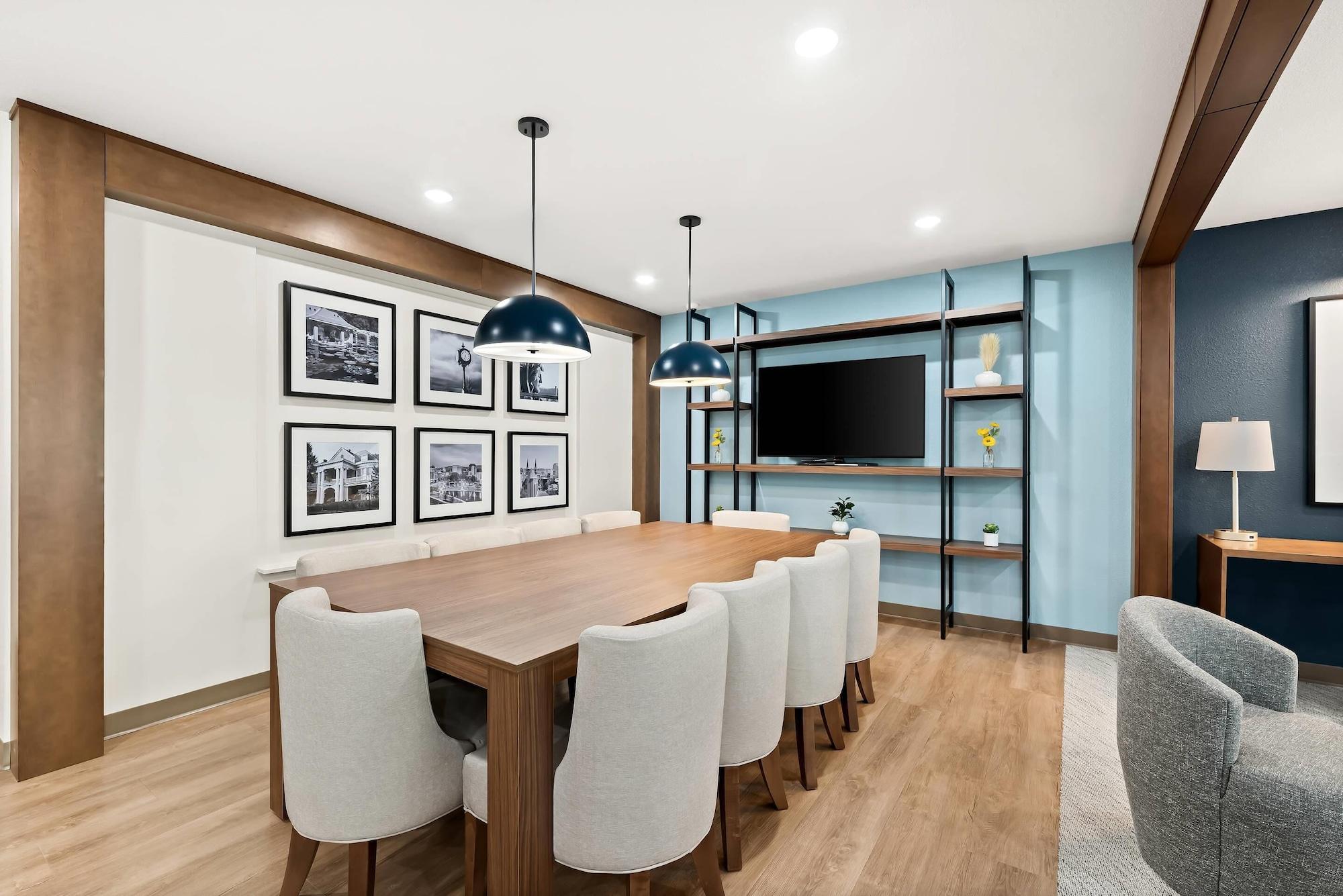 Vista Lobby Everhome Suites Huntsville - Research Park